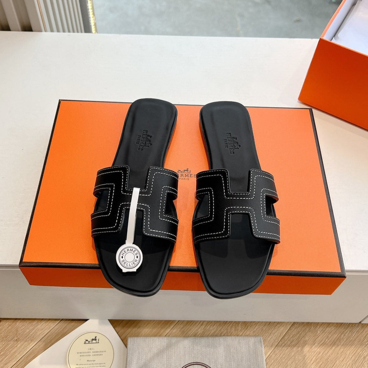 HM 25 Oran Sandal Black Calfskin White Thread Embroidery