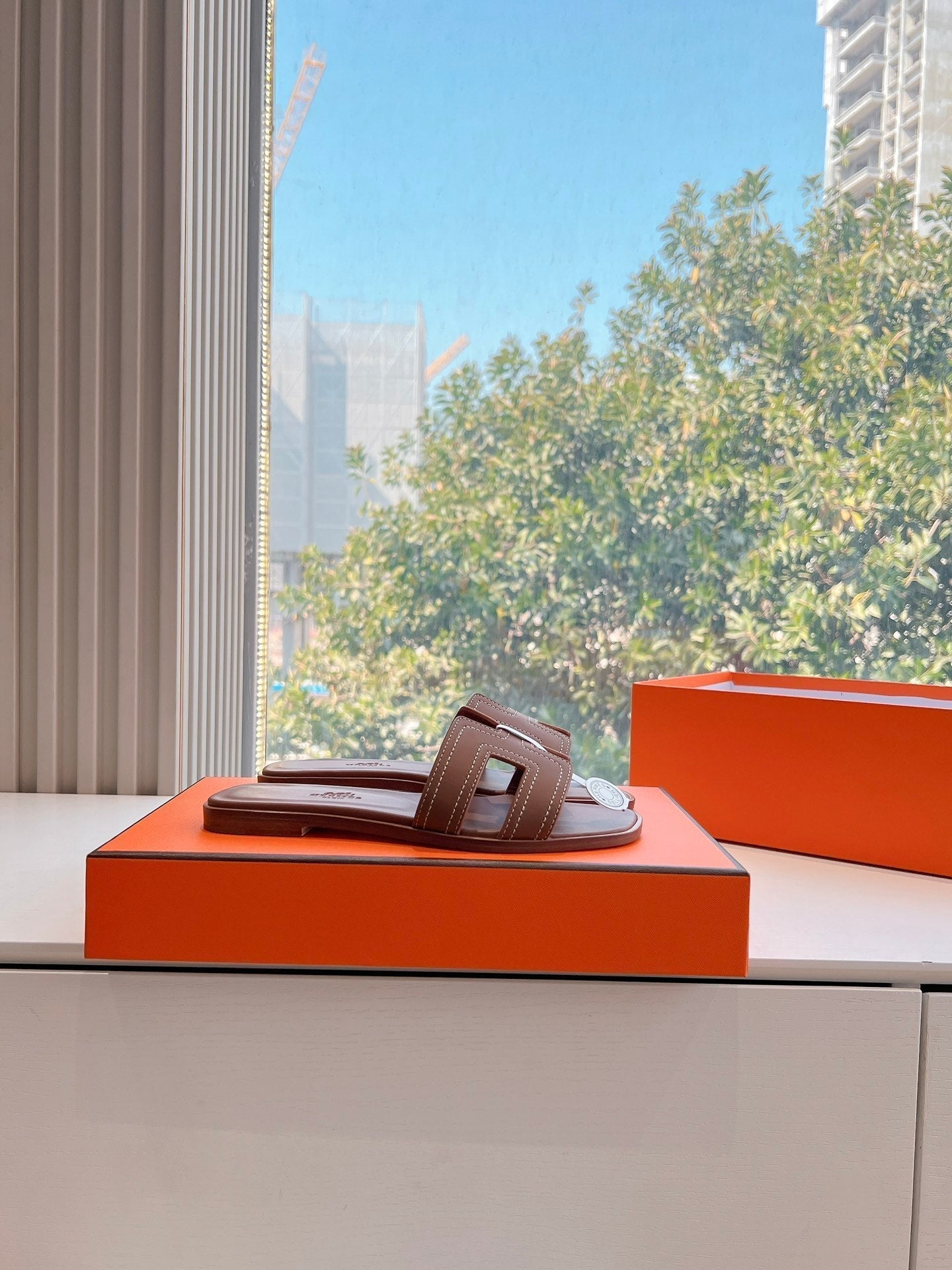 HM 25 Oran Sandal Brown Calfskin White Thread Embroidery