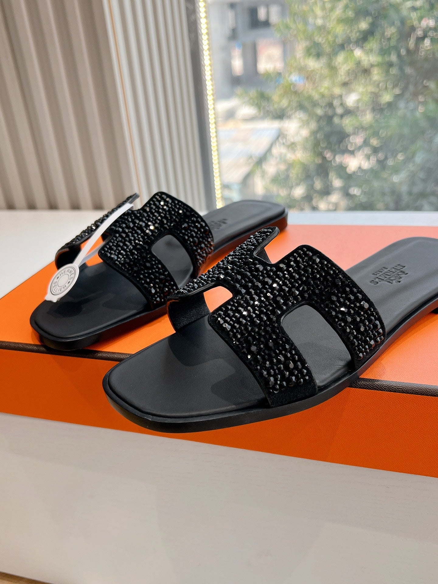 HM 25C Oran Sandal Black Leather With Rhinestone 202830