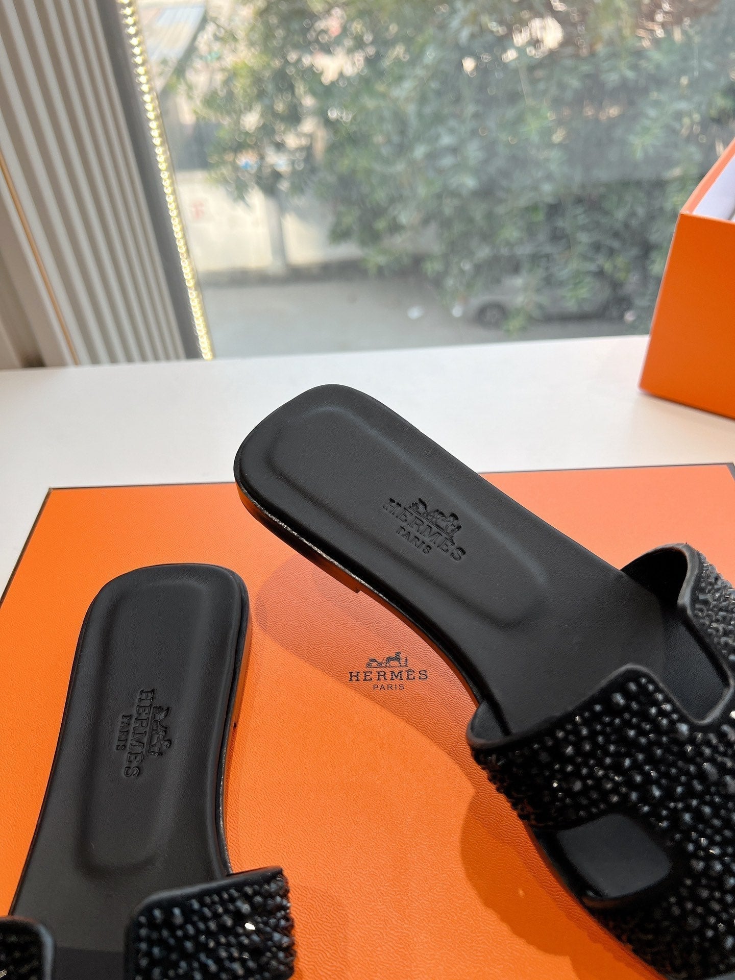 HM 25C Oran Sandal Black Leather With Rhinestone 202830