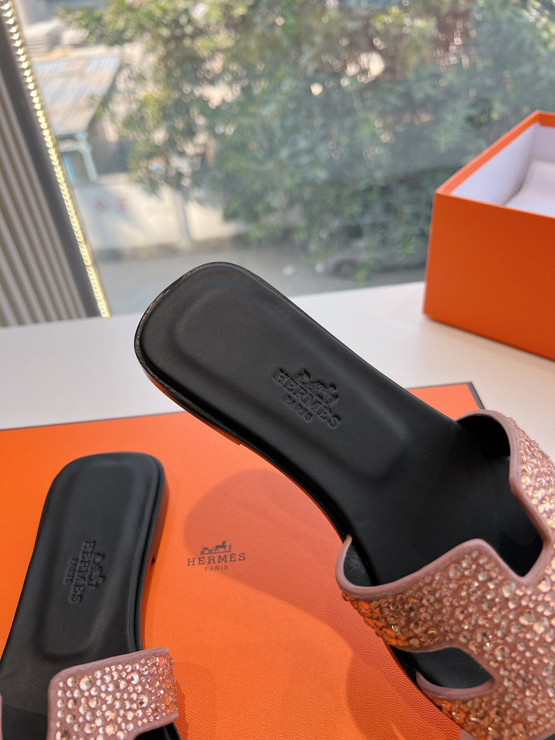 HM 25C Oran Sandal Salom Leather With Rhinestone 202831