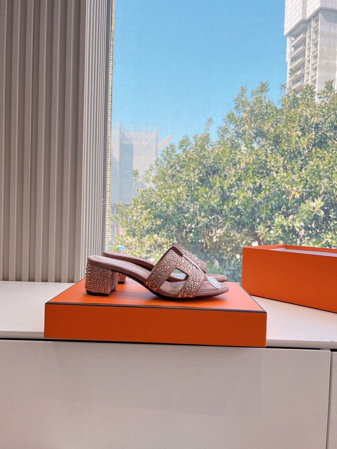 HM 25C Oasis Sandal  Salom Leather With Rhinestone 202836