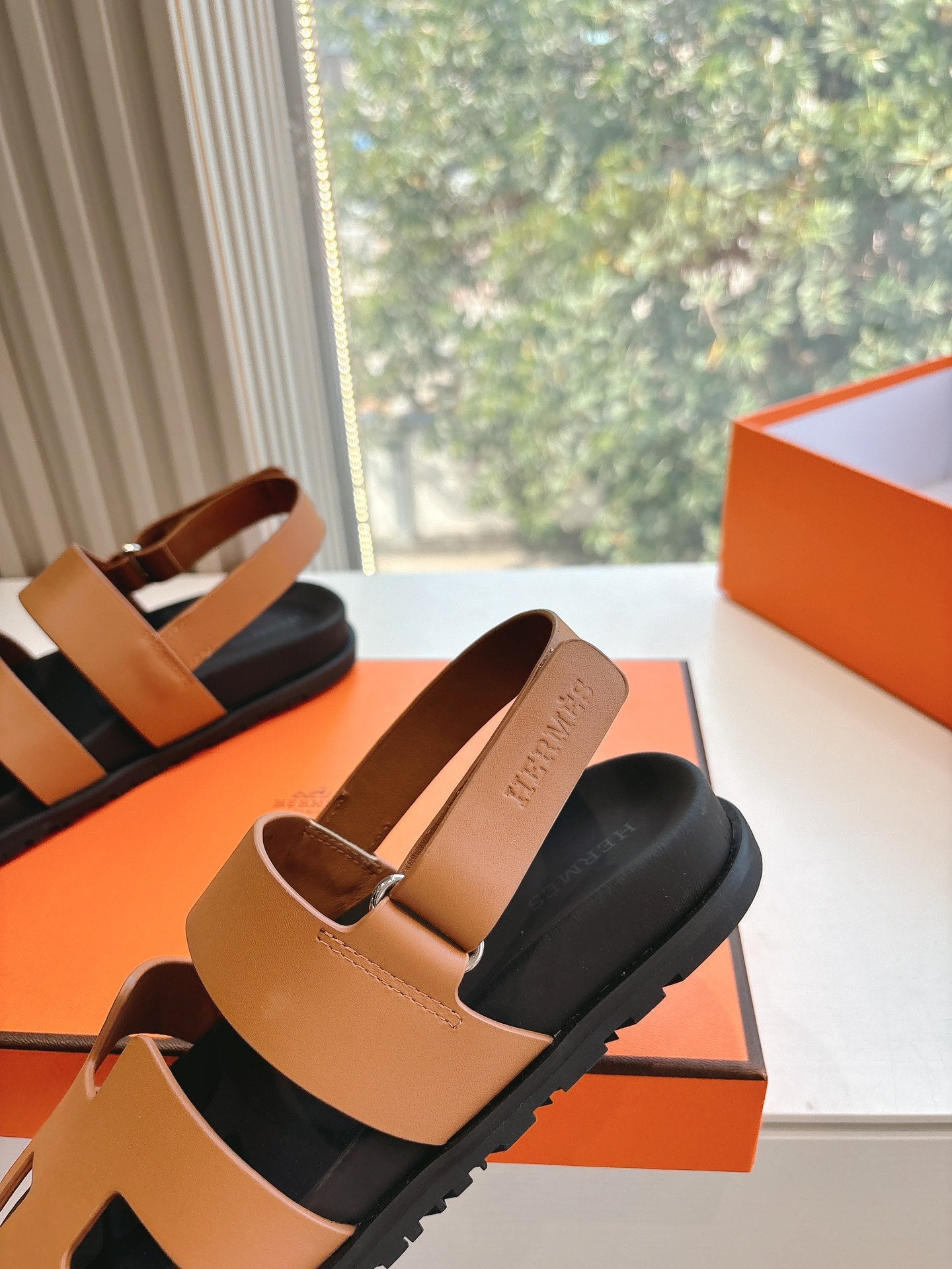 HM 25 Genius Sandal Gold  Black Calfskin