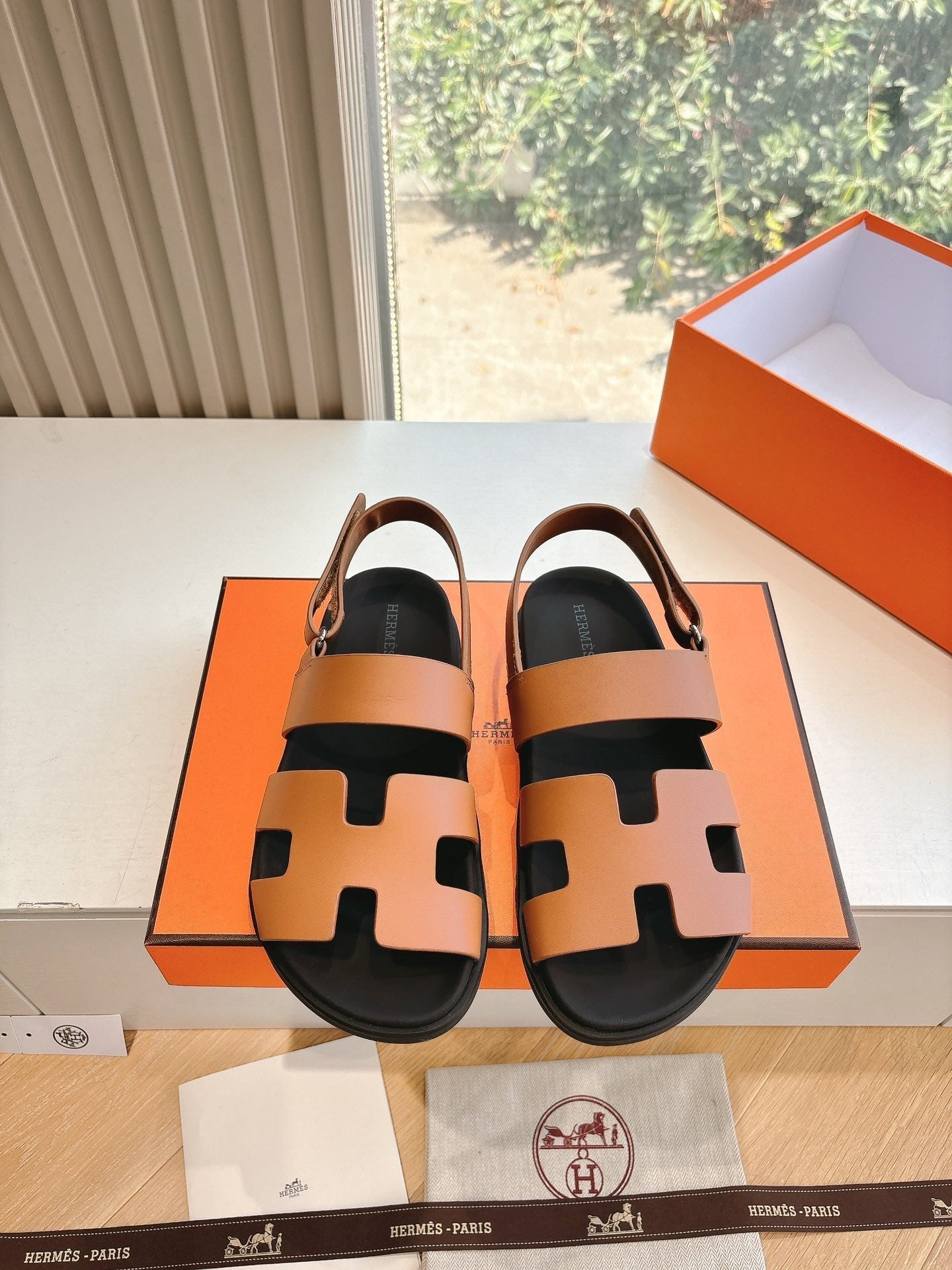 HM 25 Genius Sandal Gold  Black Calfskin