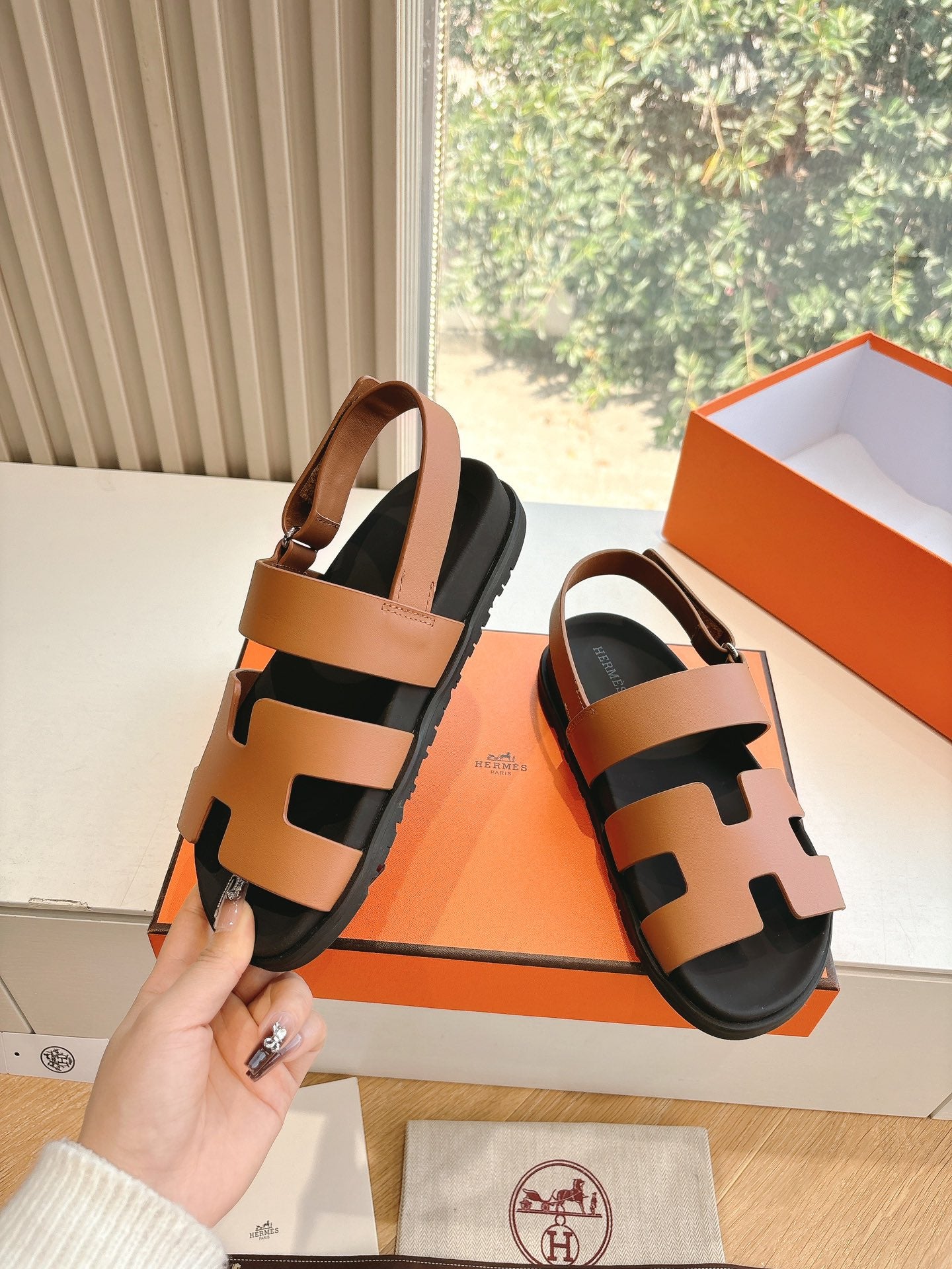 HM 25 Genius Sandal Gold  Black Calfskin