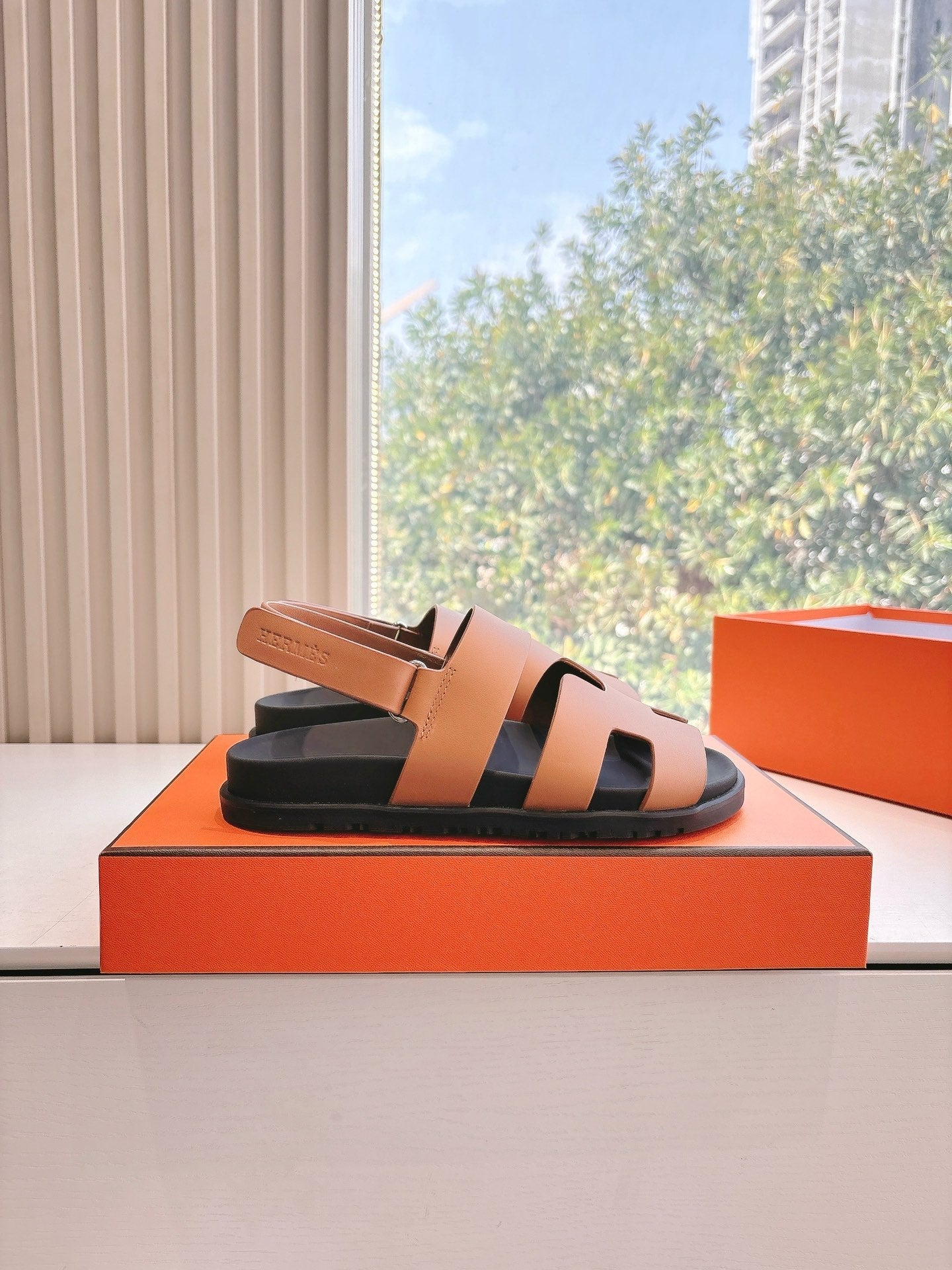 HM 25 Genius Sandal Gold  Black Calfskin