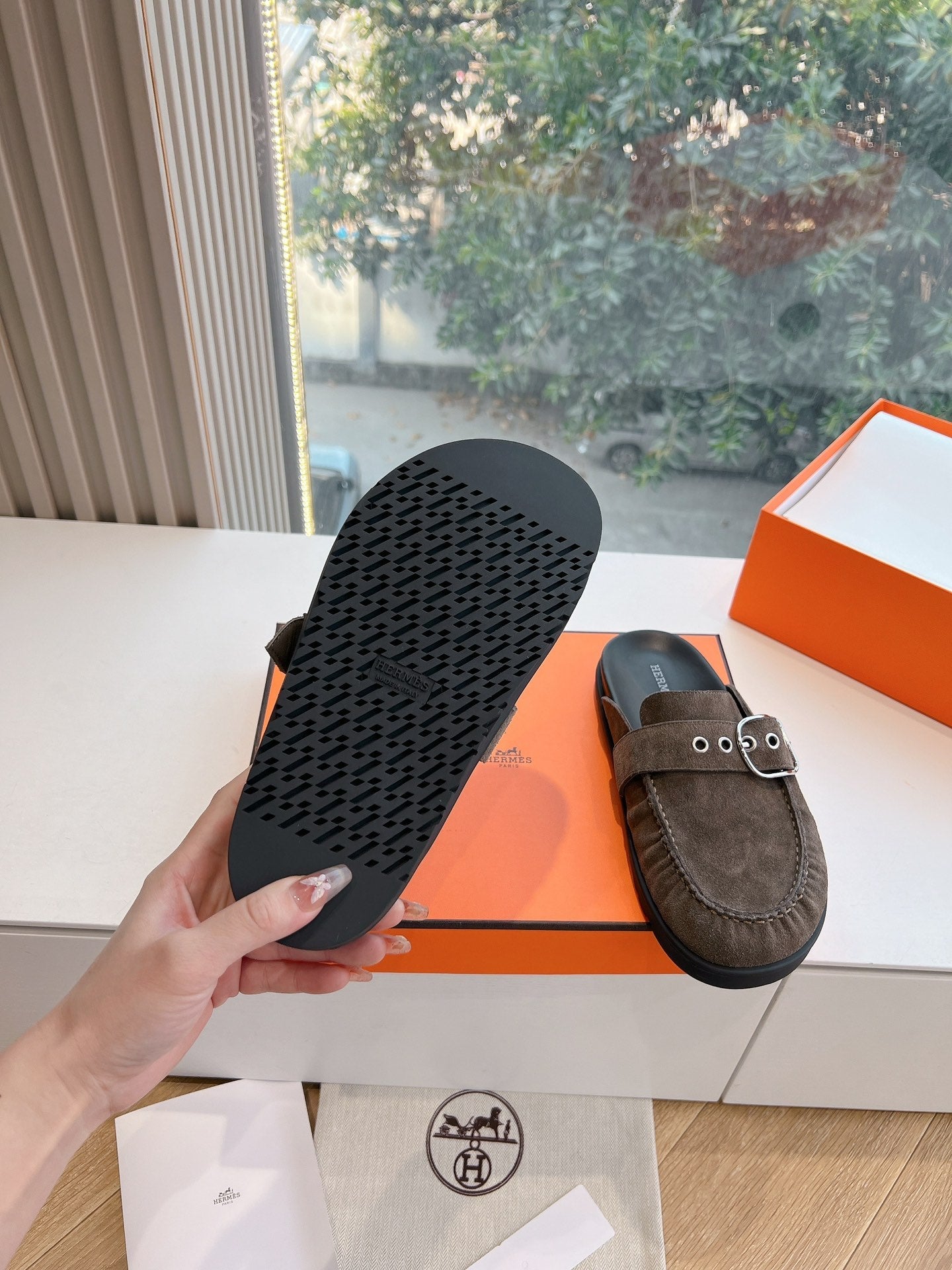 HM 25 Key Mule Dark Grey Suede