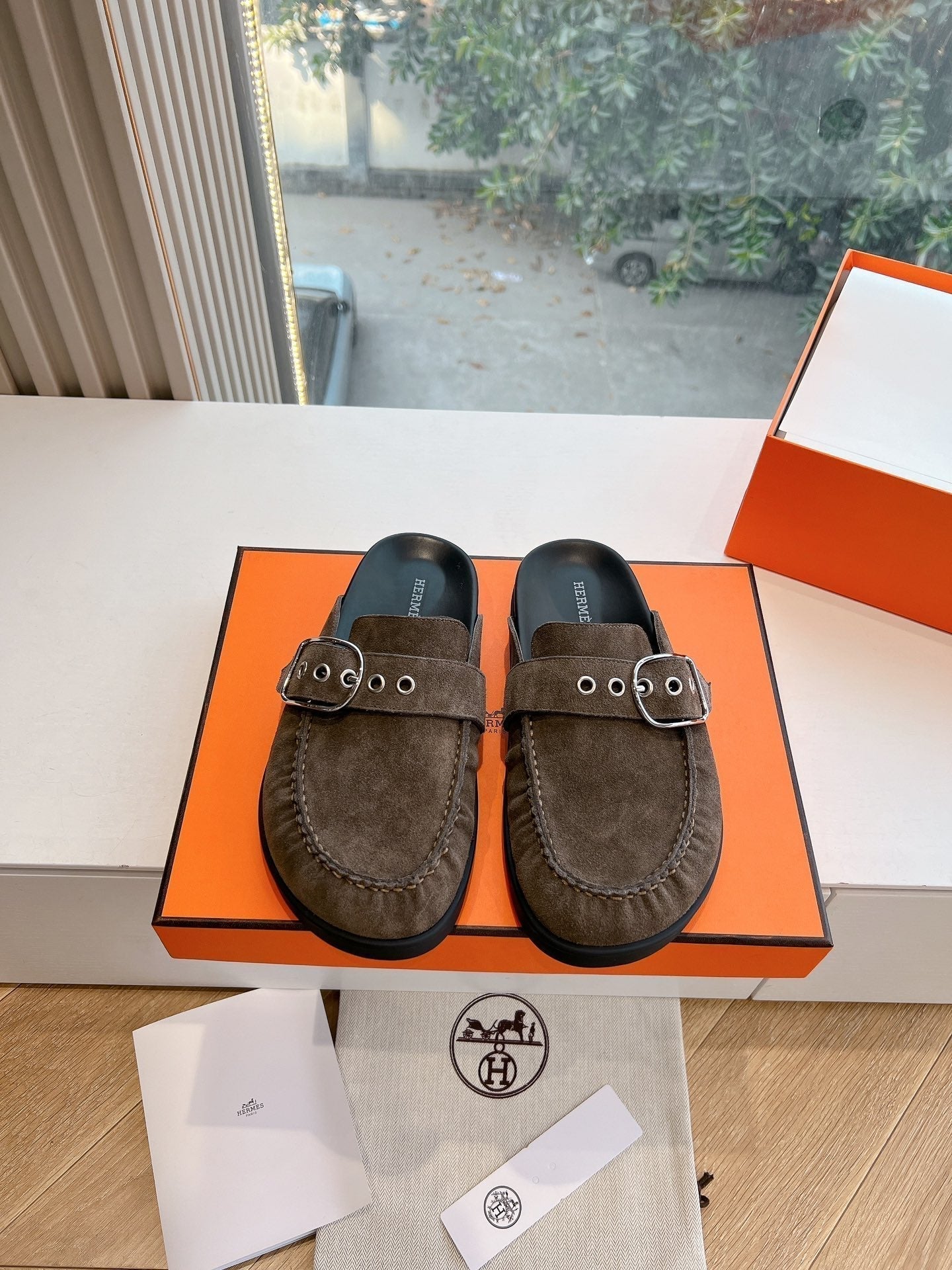 HM 25 Key Mule Dark Grey Suede