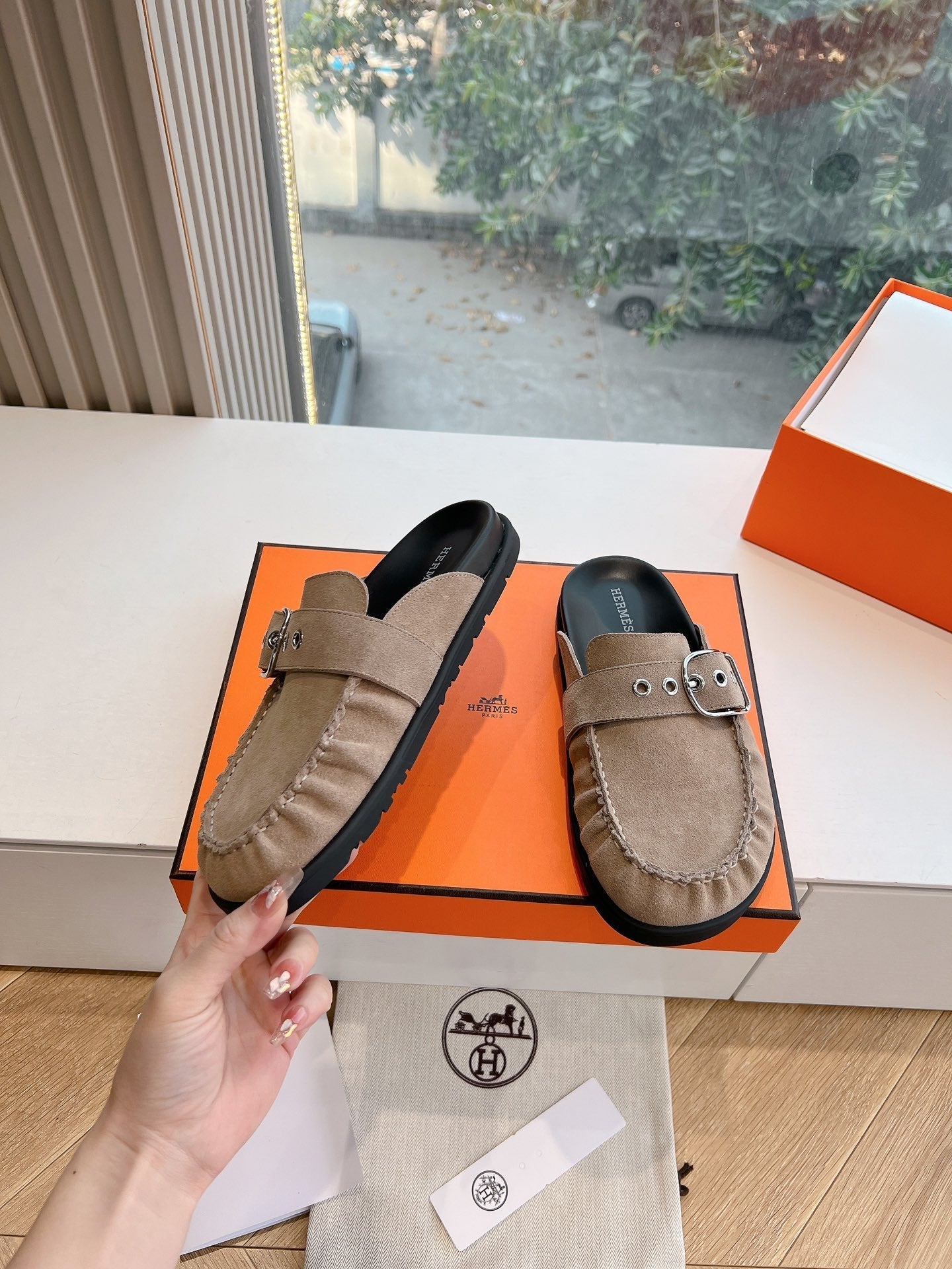 HM 25 Key Mule Grey Suede