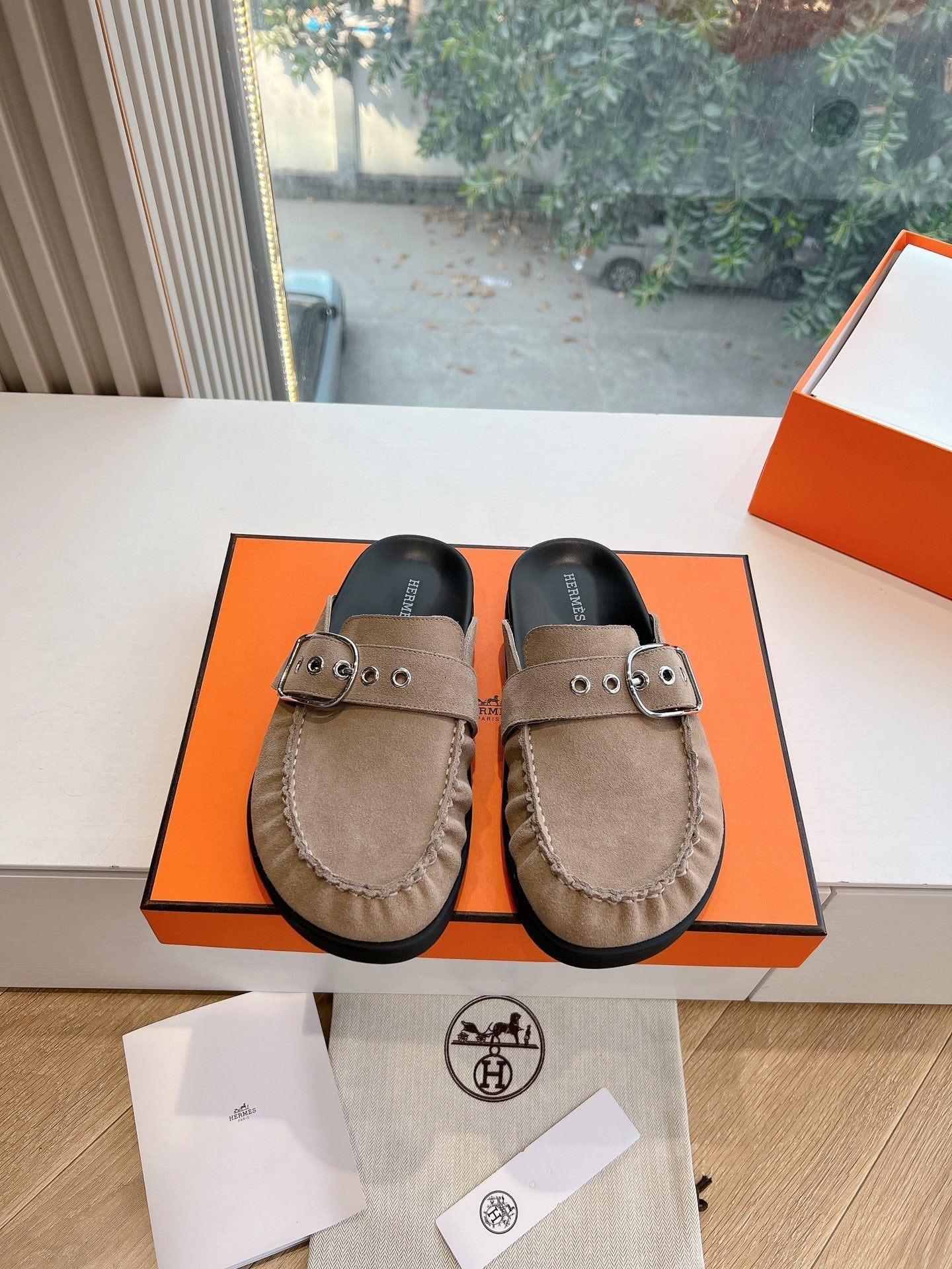 HM 25 Key Mule Grey Suede