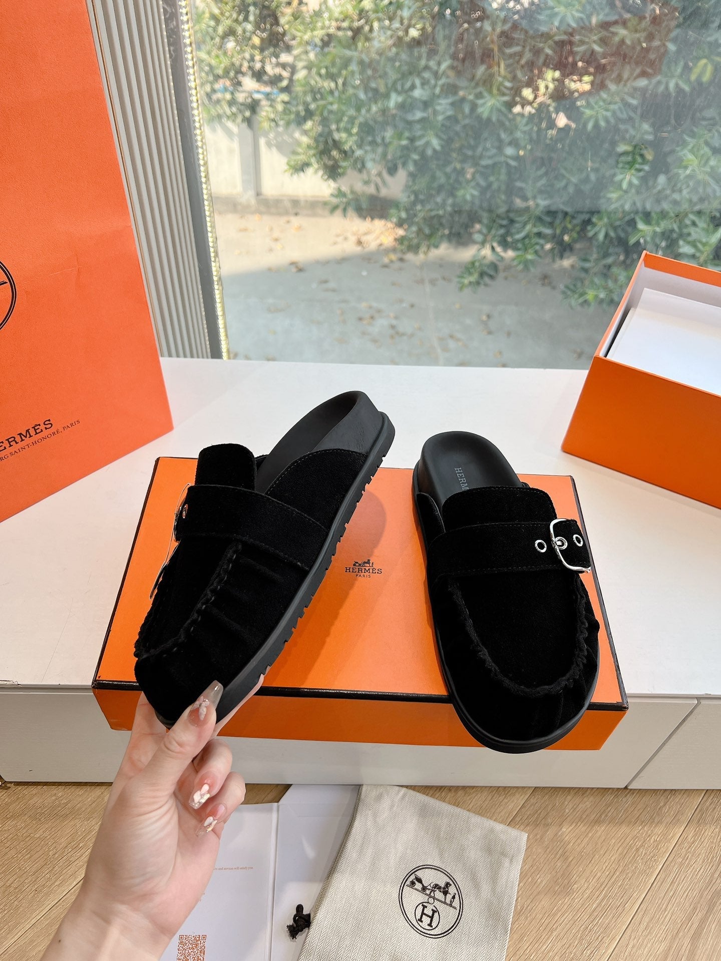 HM 25 Key Mule Black Suede