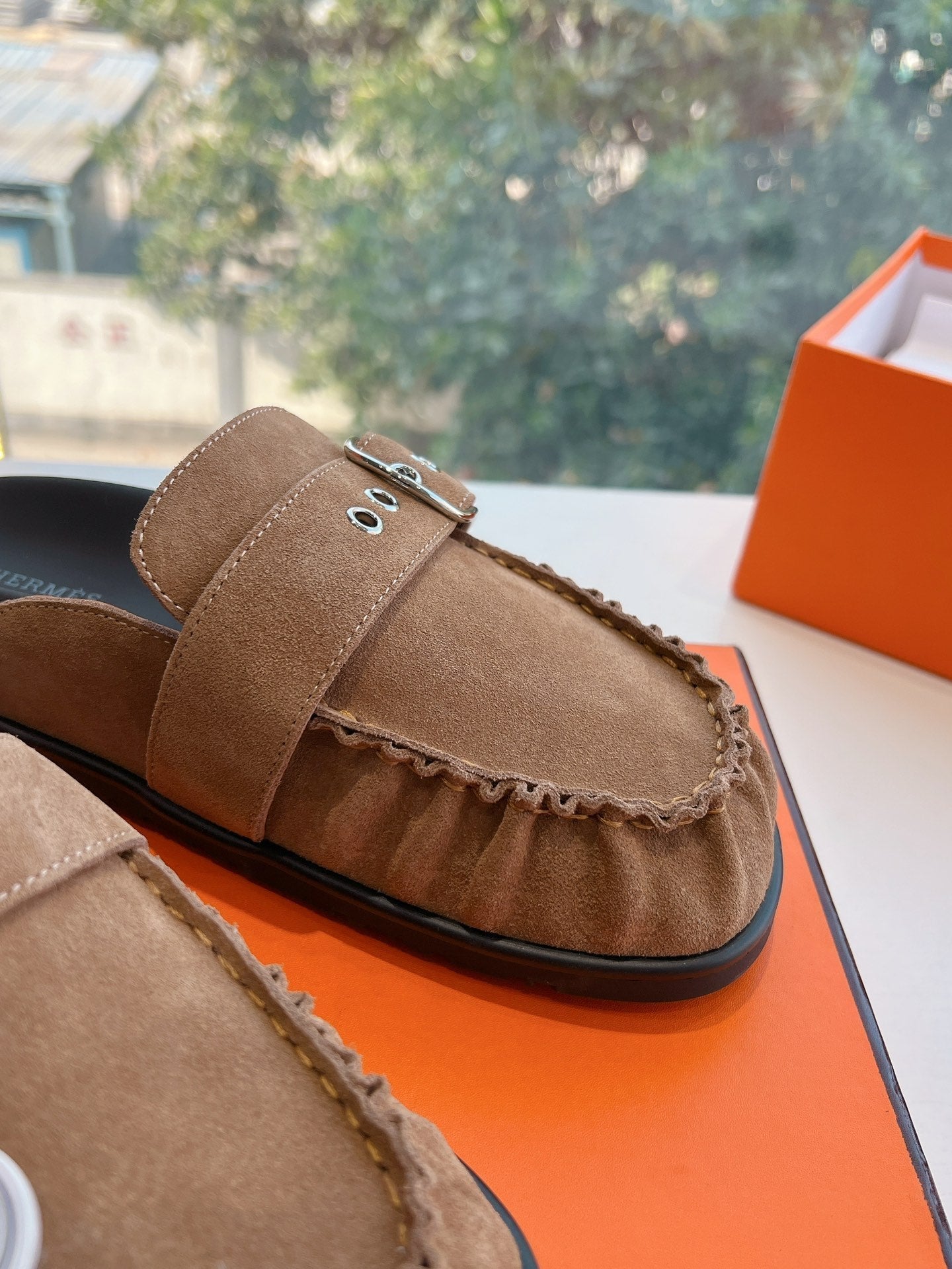 HM 25 Key Mule Brown Suede