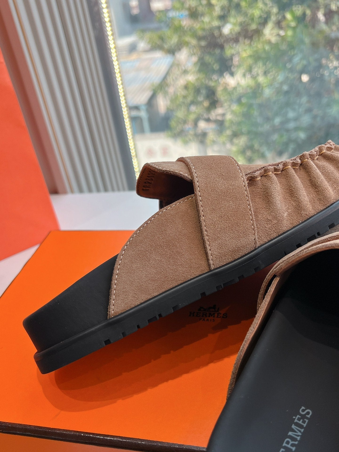 HM 25 Key Mule Brown Suede