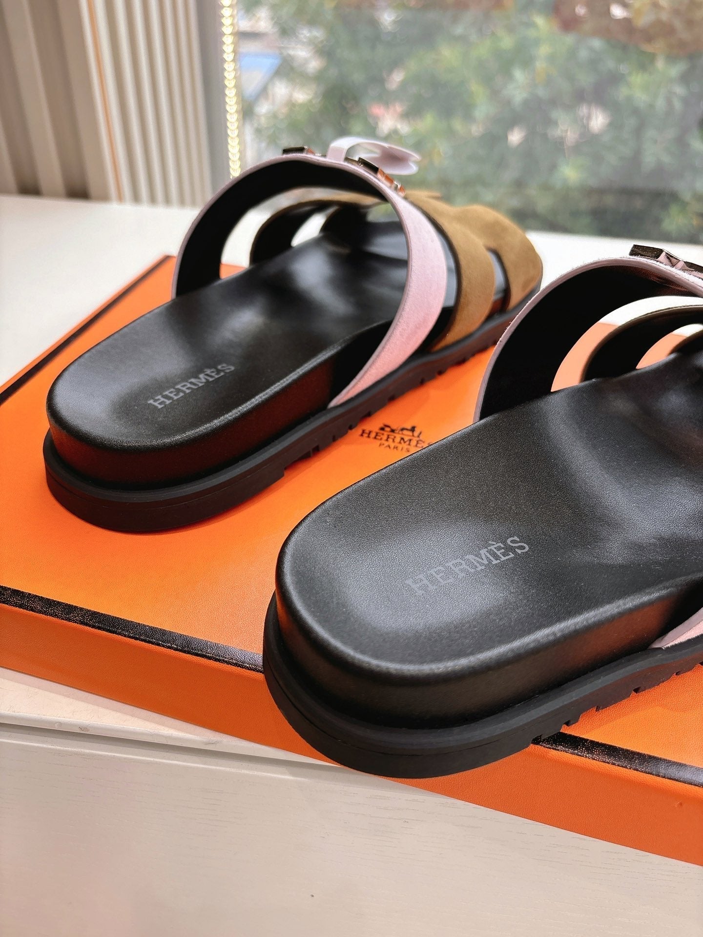 HM 25 Chypre Sandal Pink Vert Toundra Suede Calfskin Silver H