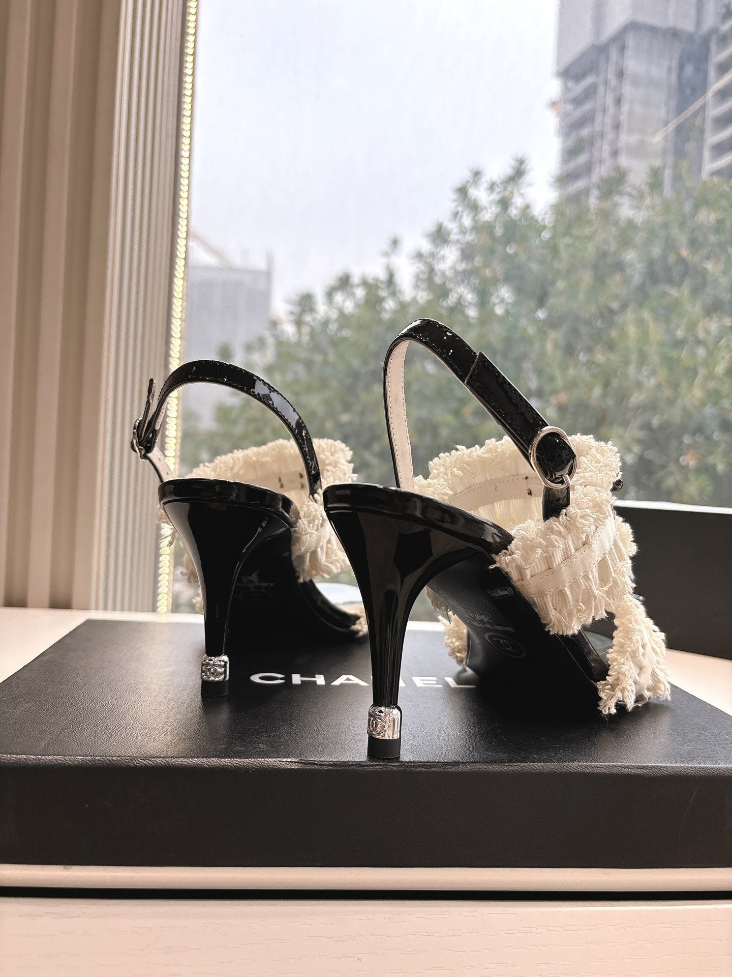 CC Sandals with bow tie Cream 7cm Lambskin  202868