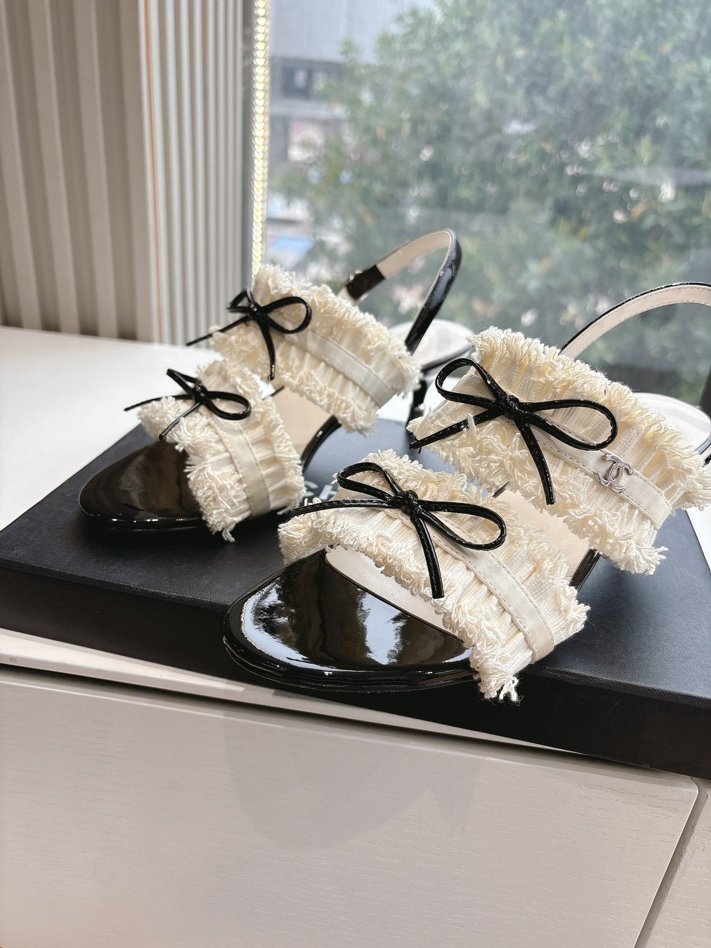 CC Sandals with bow tie White 4,5cm Lambskin 202873