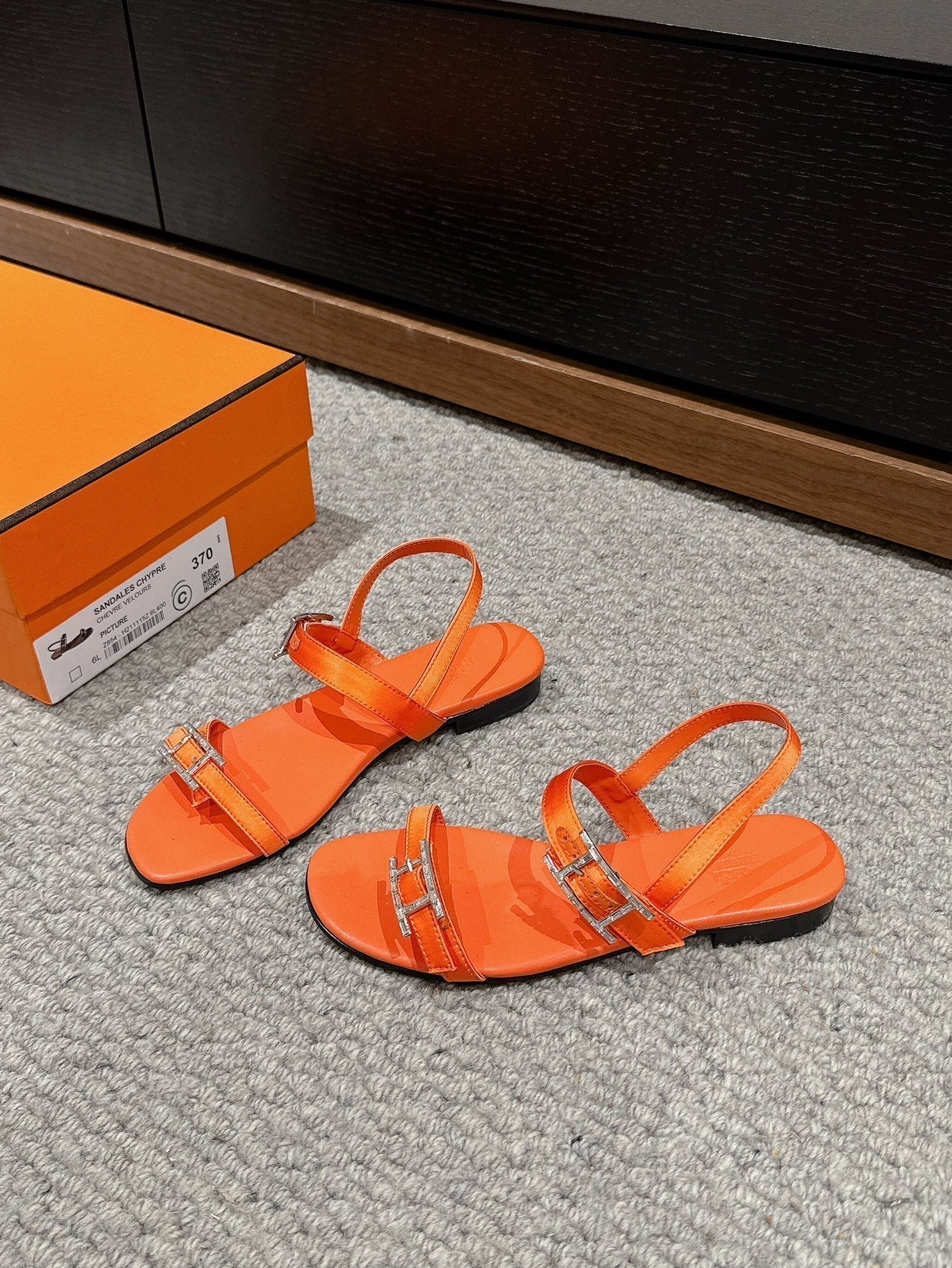 BUCKLE SANDAL BRIGHT ORANGE CALFSKIN