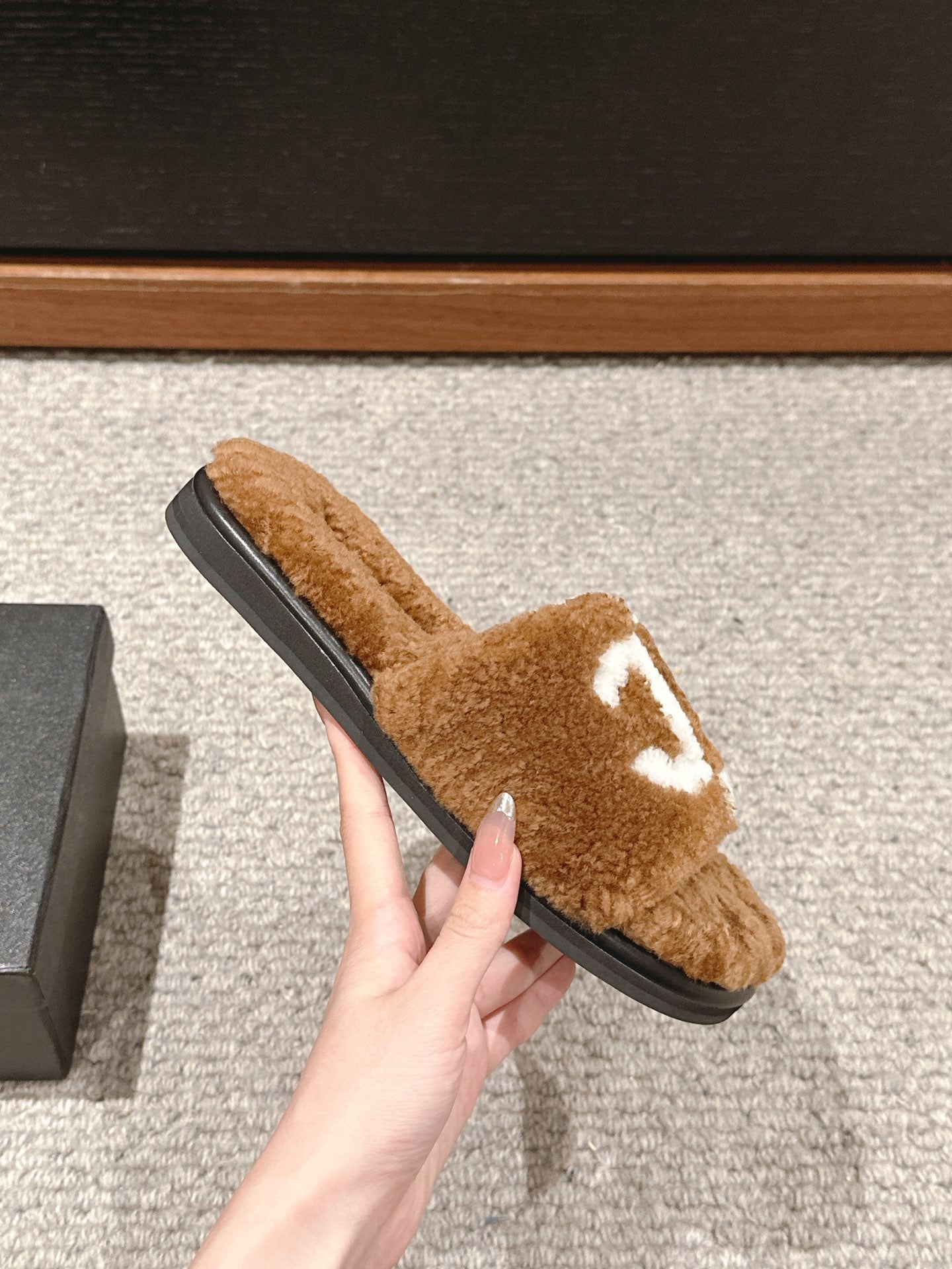 CC SLIPPERS IN CIDER BROWN MIX WHITE FLEECE