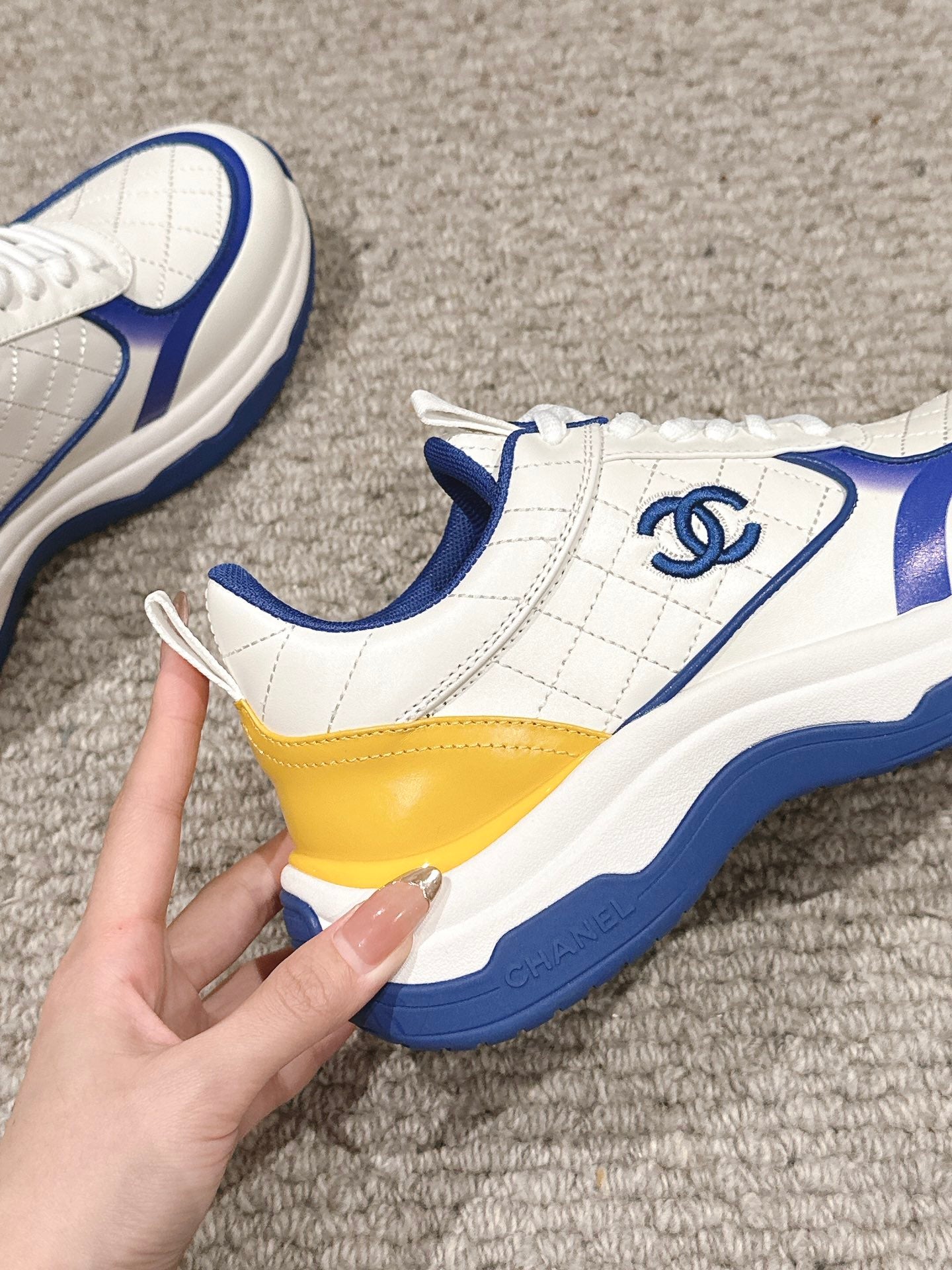 CC CLASSIC SNEAKER IN WHITE MIX COBALT BLUE LAMBSKIN