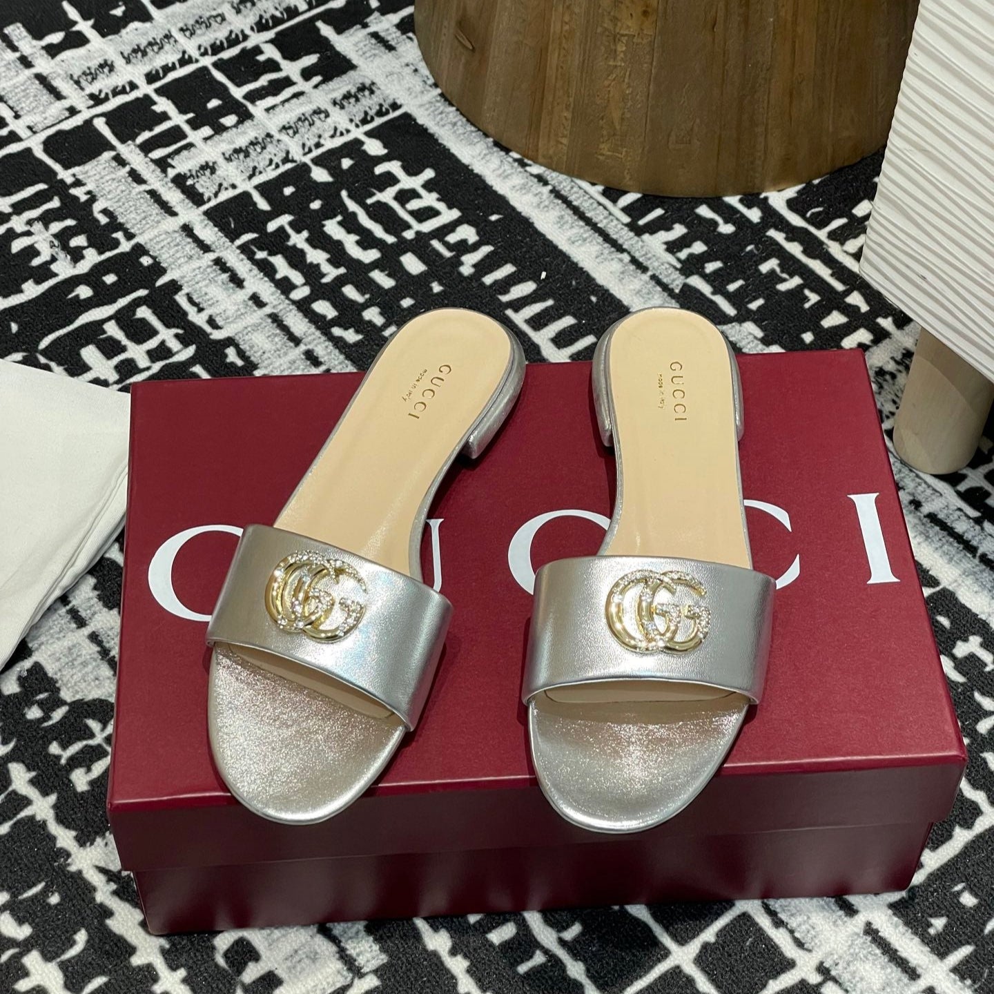 GC 25s flat sandals sliver metallic leather