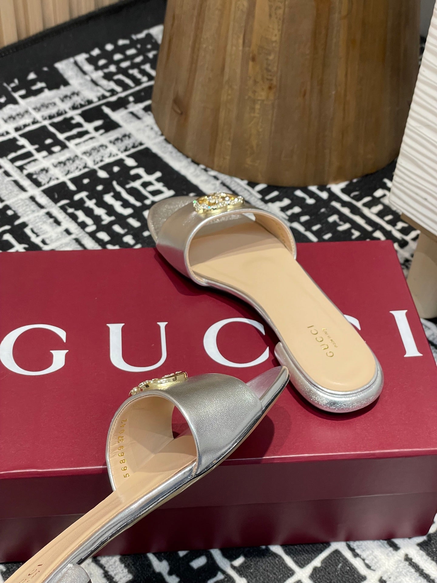 GC 25s flat sandals sliver metallic leather