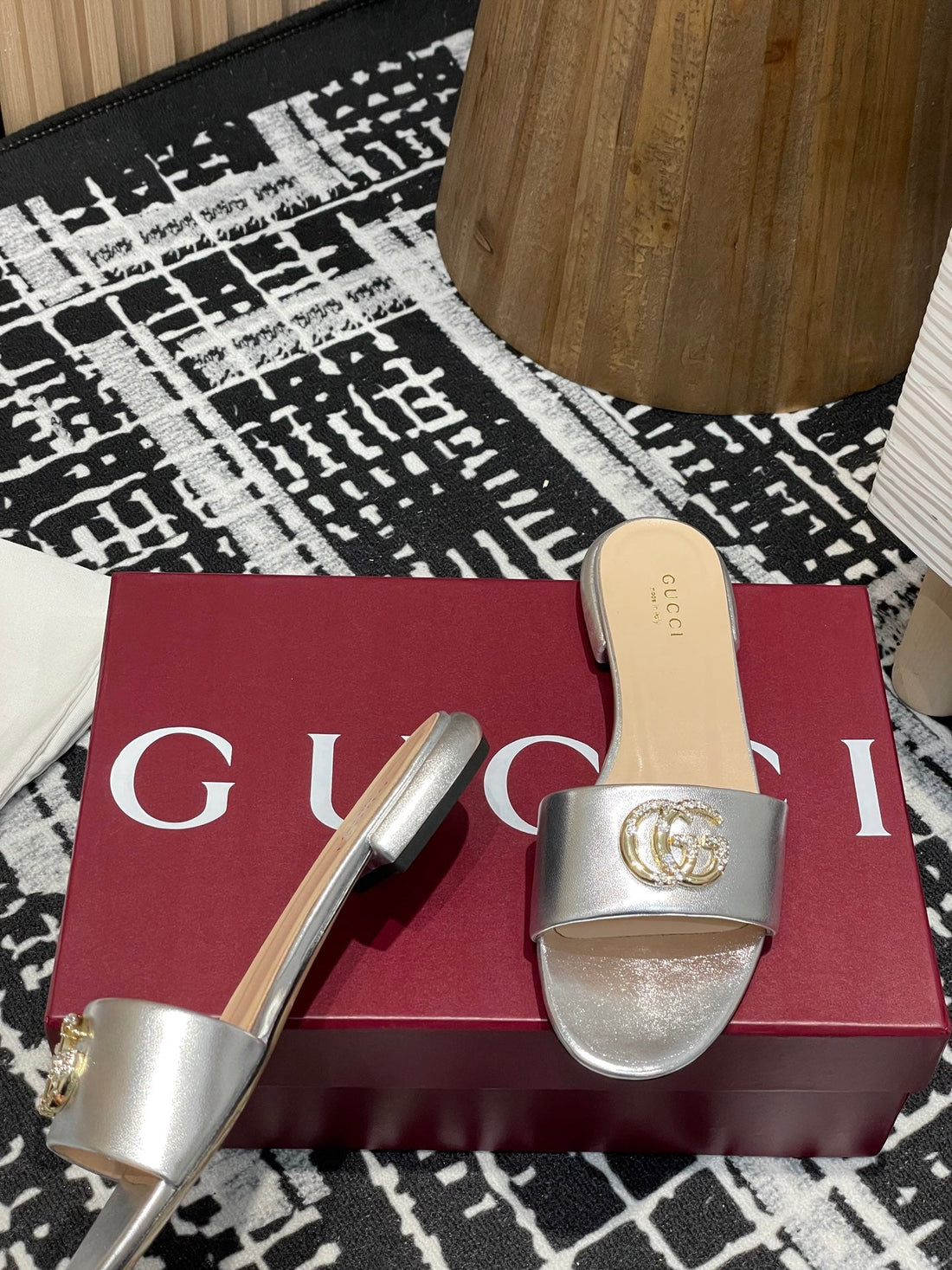 GC 25s flat sandals sliver metallic leather