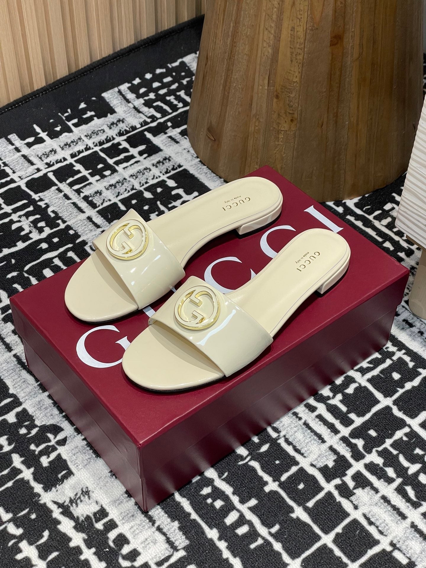 GC 25s flat sandals white patent leather