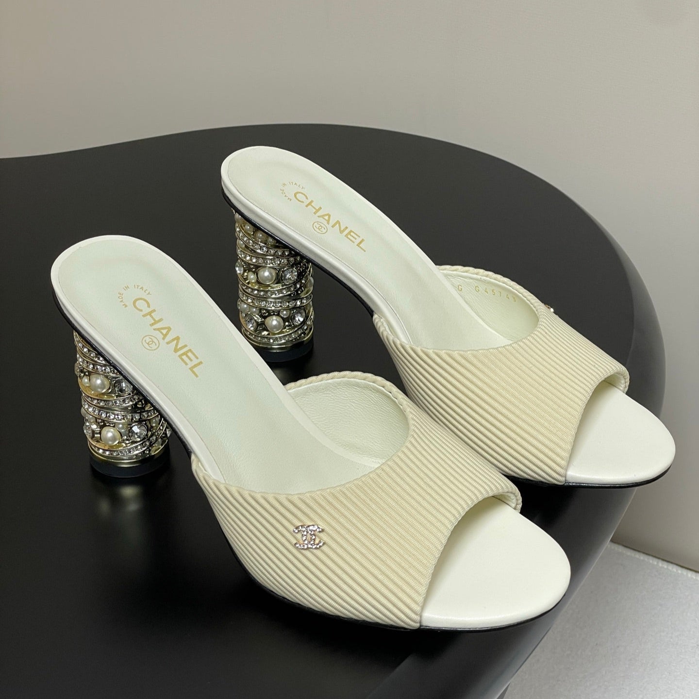 CC 25p Sandal Heel 8cm Cream Cloth