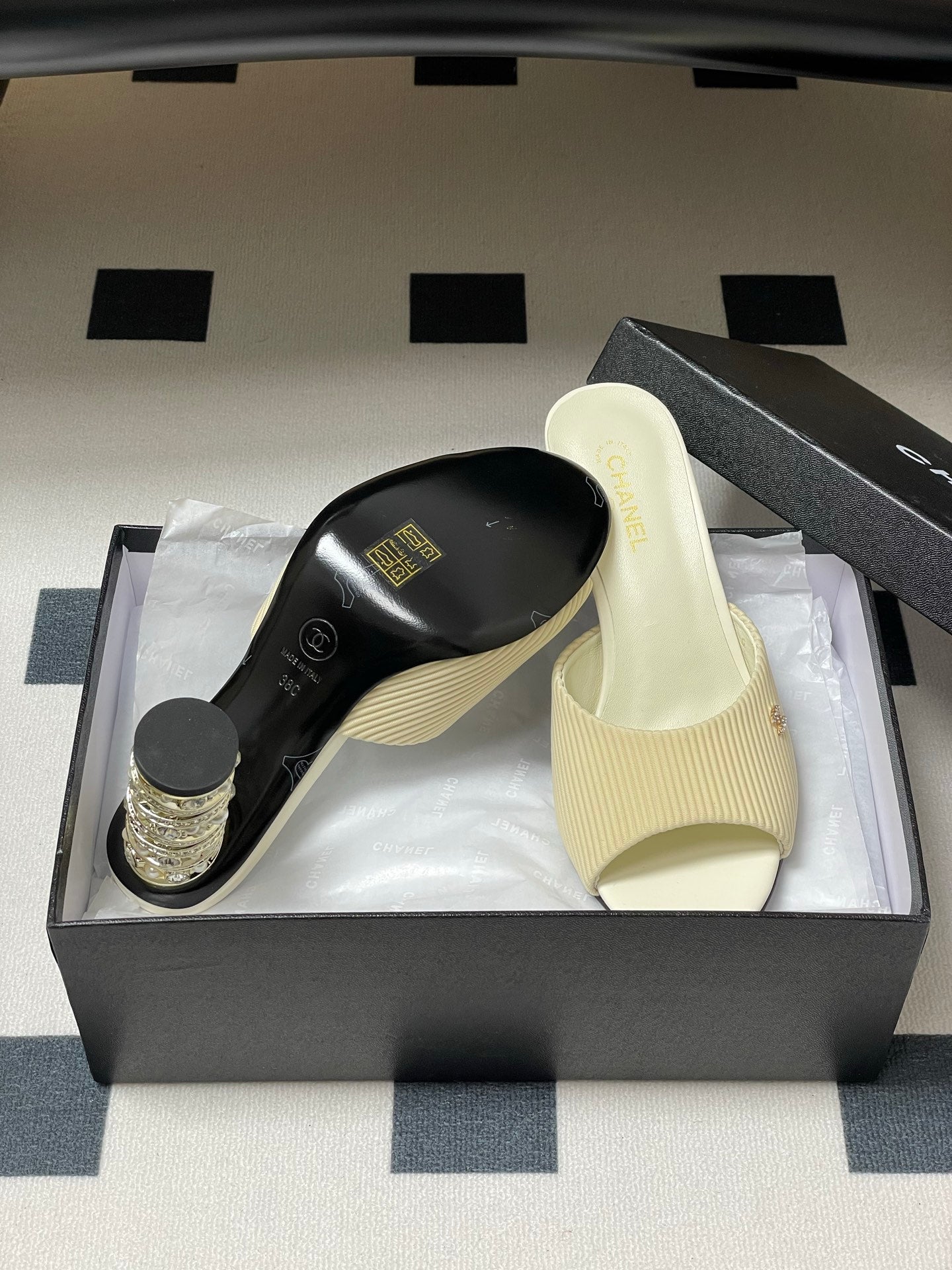 CC 25p Sandal Heel 8cm Cream Cloth