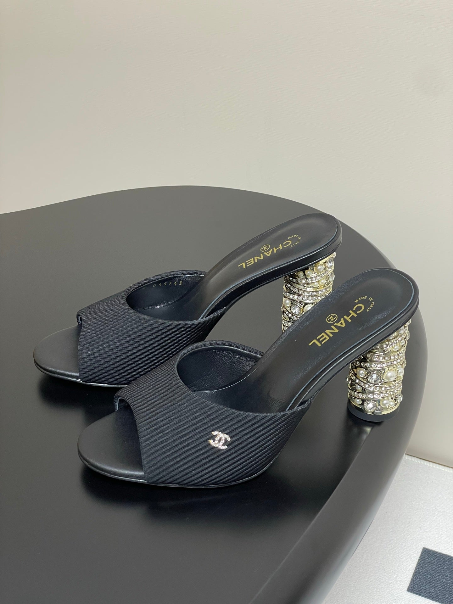 CC 25p Sandal Heel 8cm Black Cloth