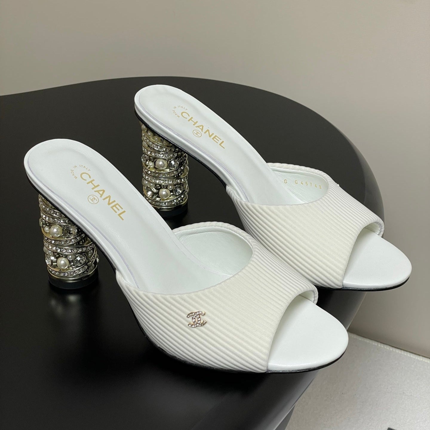 CC 25p Sandal Heel 8cm White Cloth