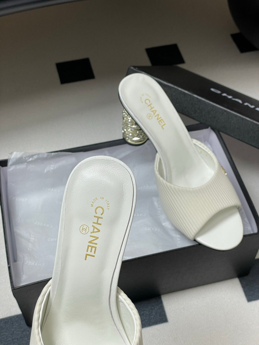 CC 25p Sandal Heel 8cm White Cloth