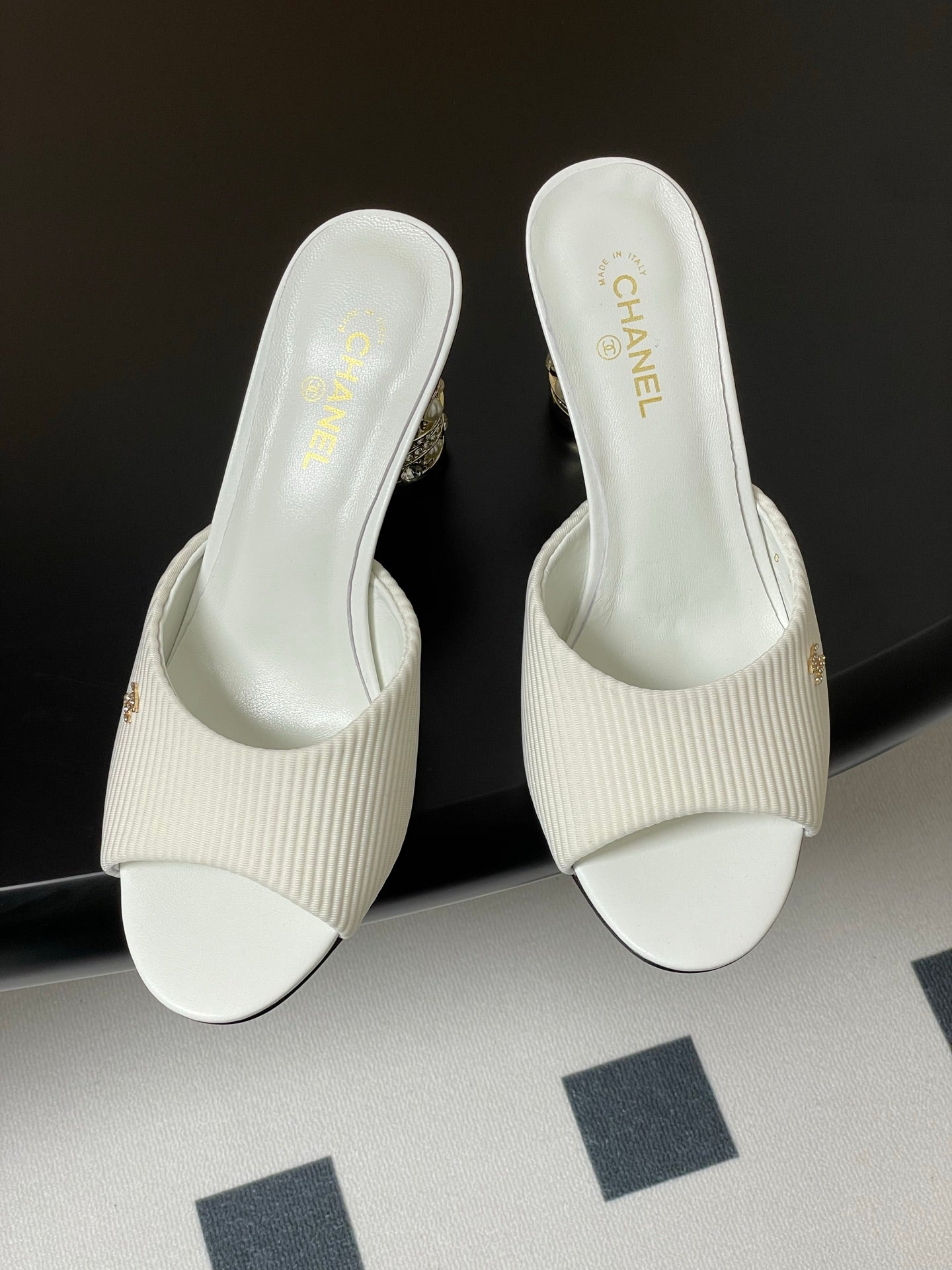 CC 25p Sandal Heel 8cm White Cloth