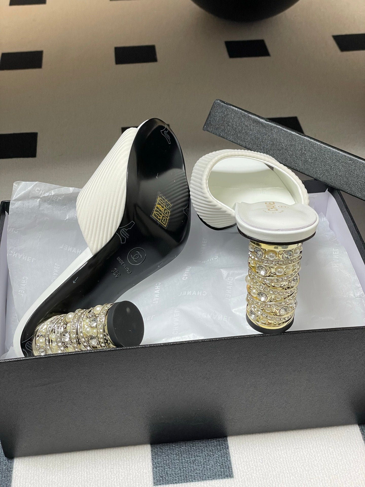 CC 25p Sandal Heel 8cm White Cloth