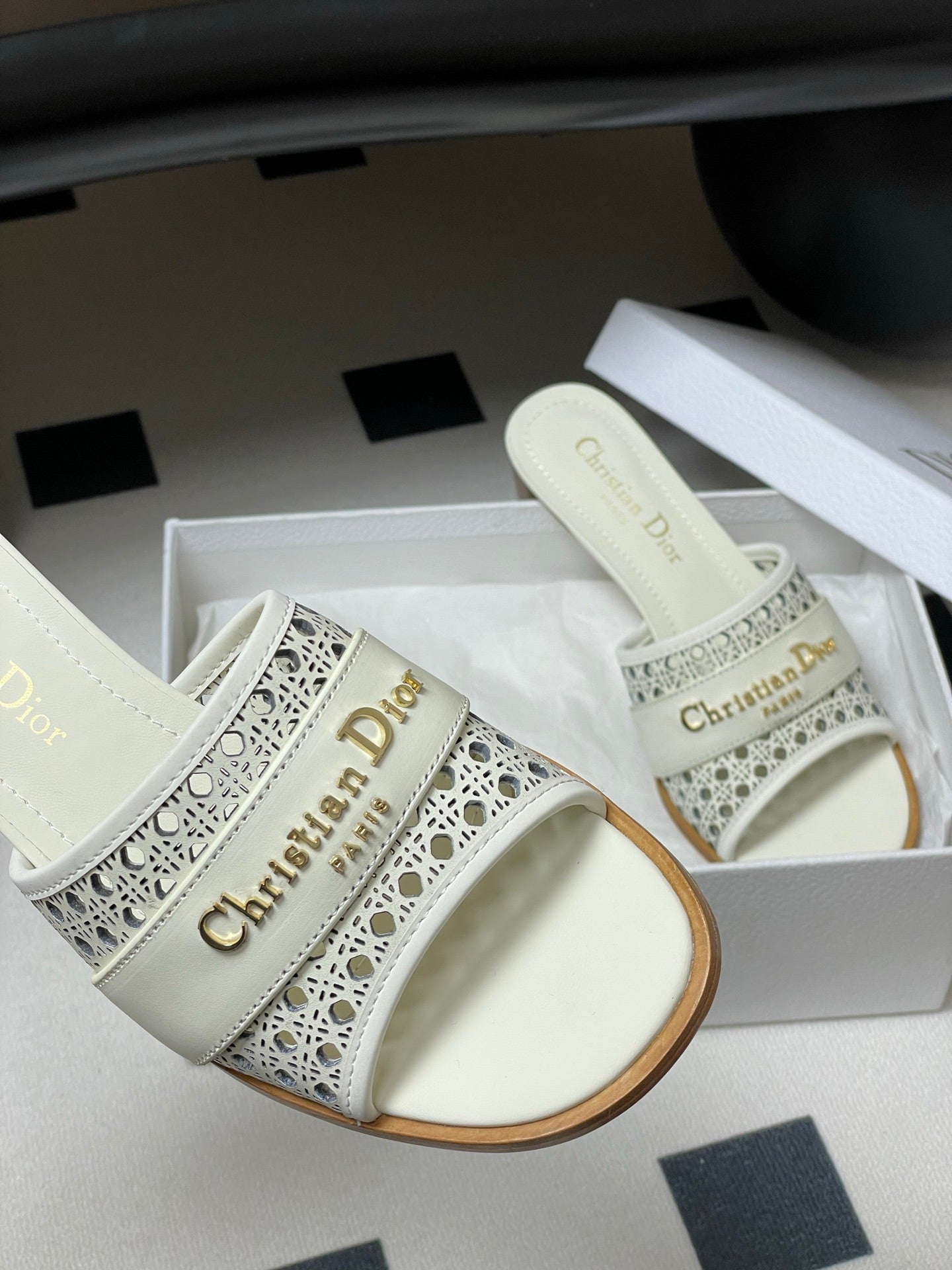 CD 25 D-Lane Heeled Slide Calfskin