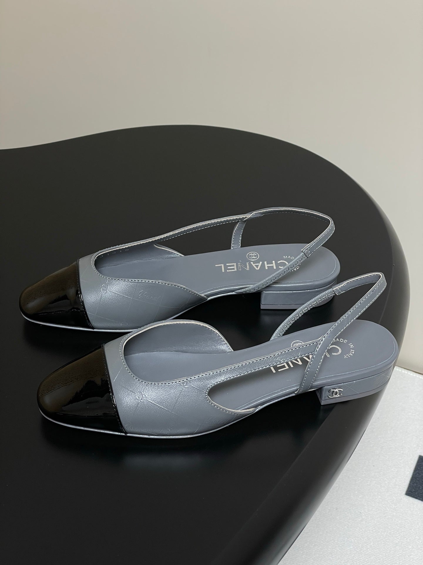 CC 25P Grey Black Quilted Calfskin