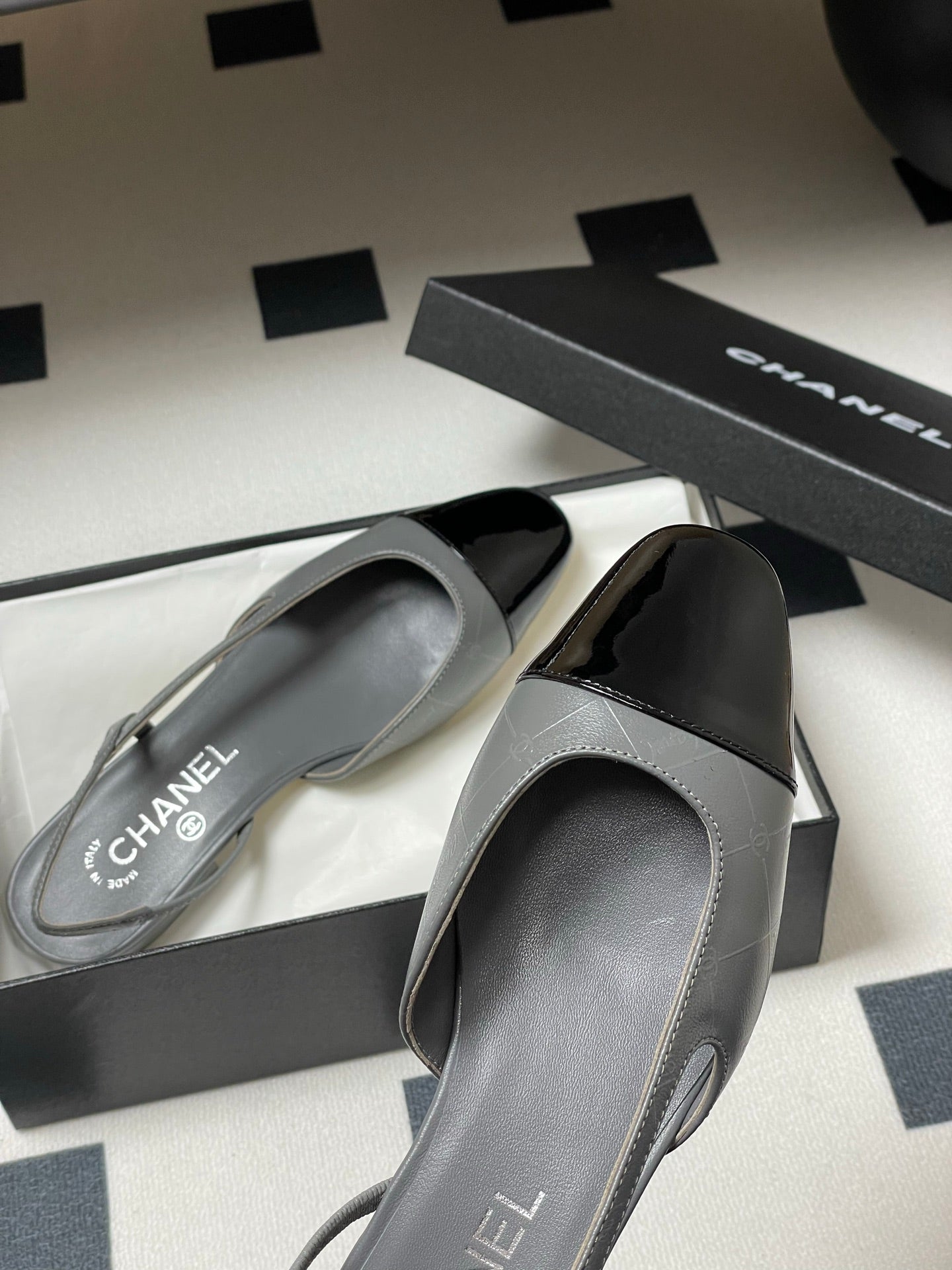 CC 25P Grey Black Quilted Calfskin