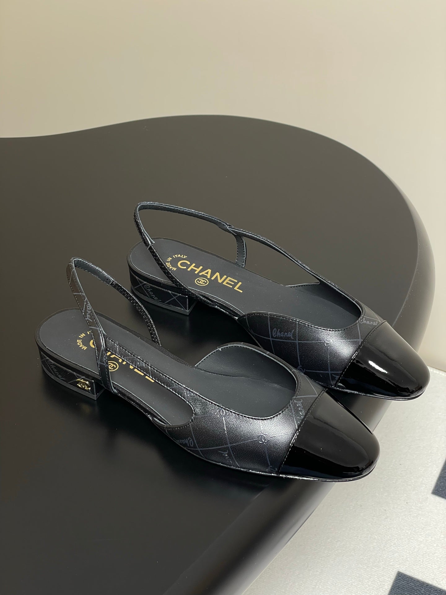 CC 25P Black Quilted Calfskin