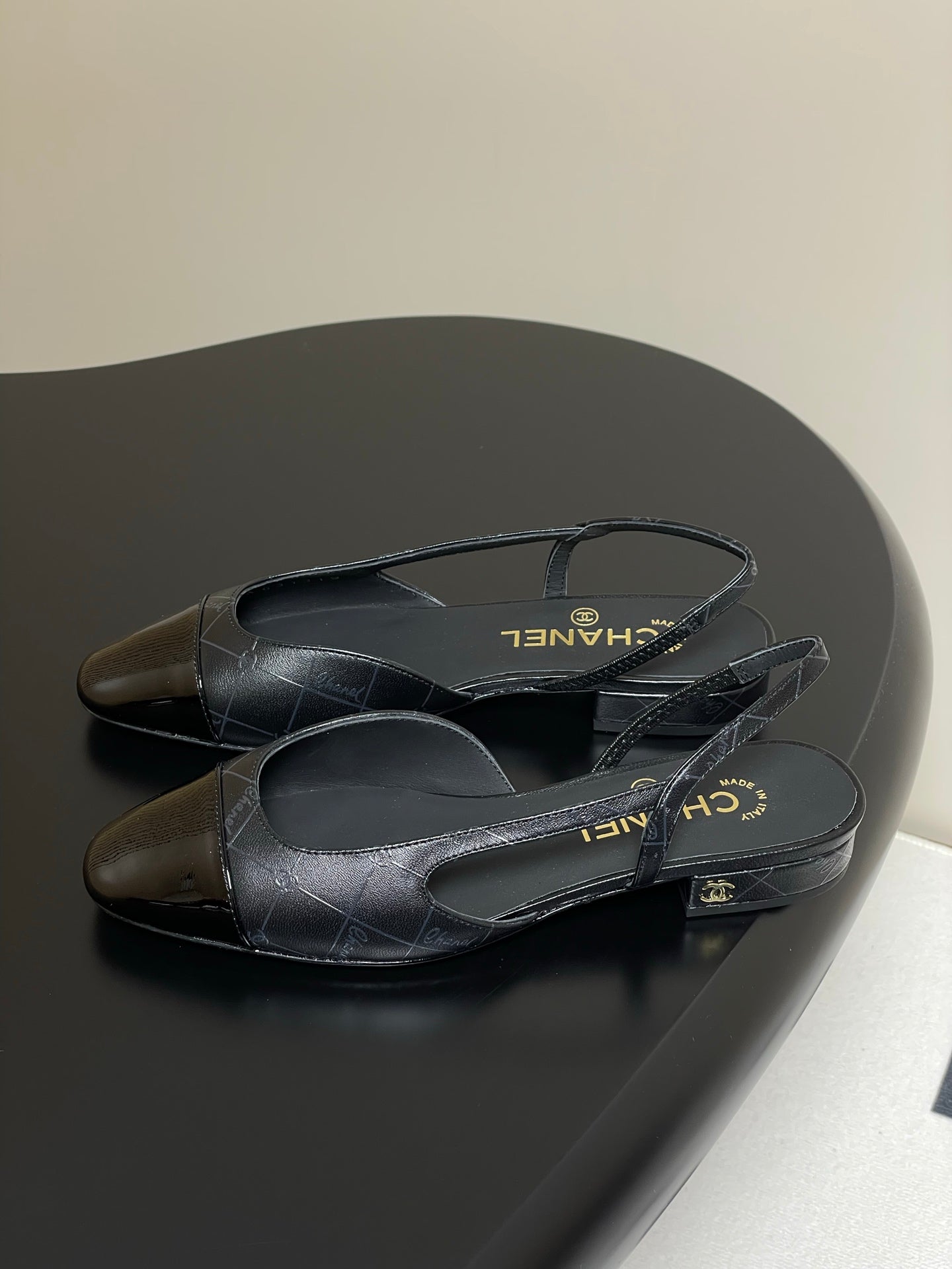 CC 25P Black Quilted Calfskin