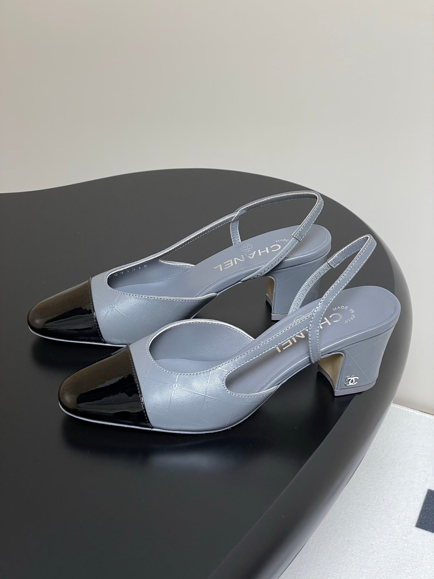 CC 25P Grey Black Quilted Calfskin