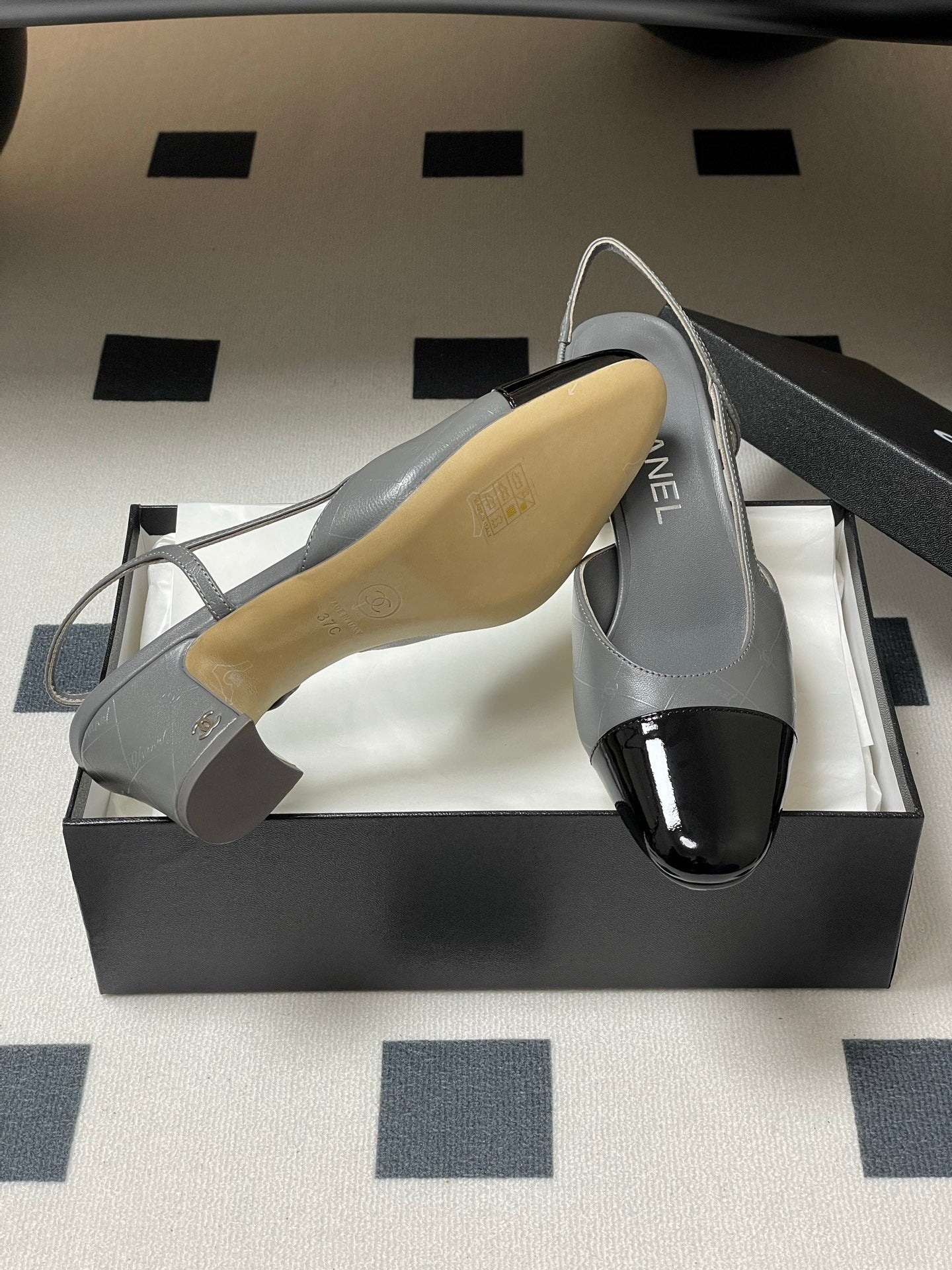 CC 25P Grey Black Quilted Calfskin