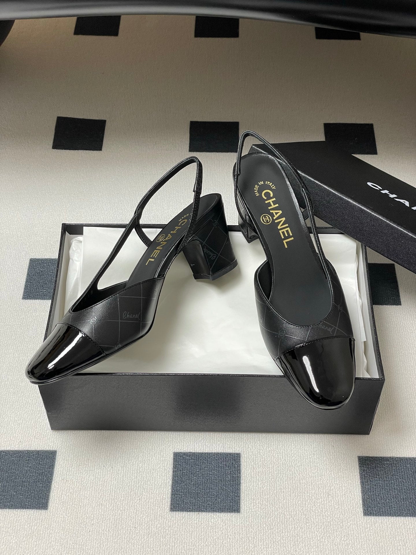 CC 25P Black Quilted Calfskin