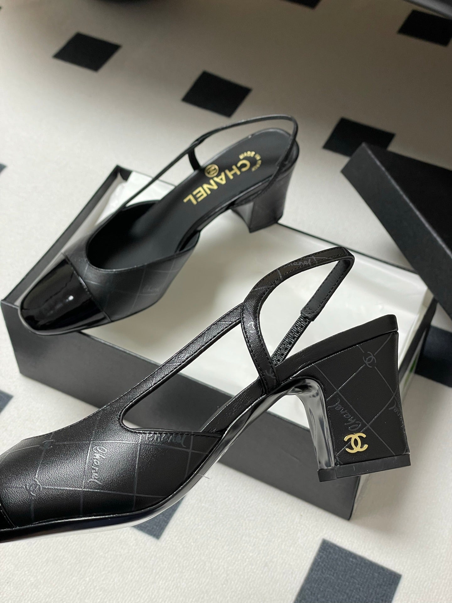 CC 25P Black Quilted Calfskin