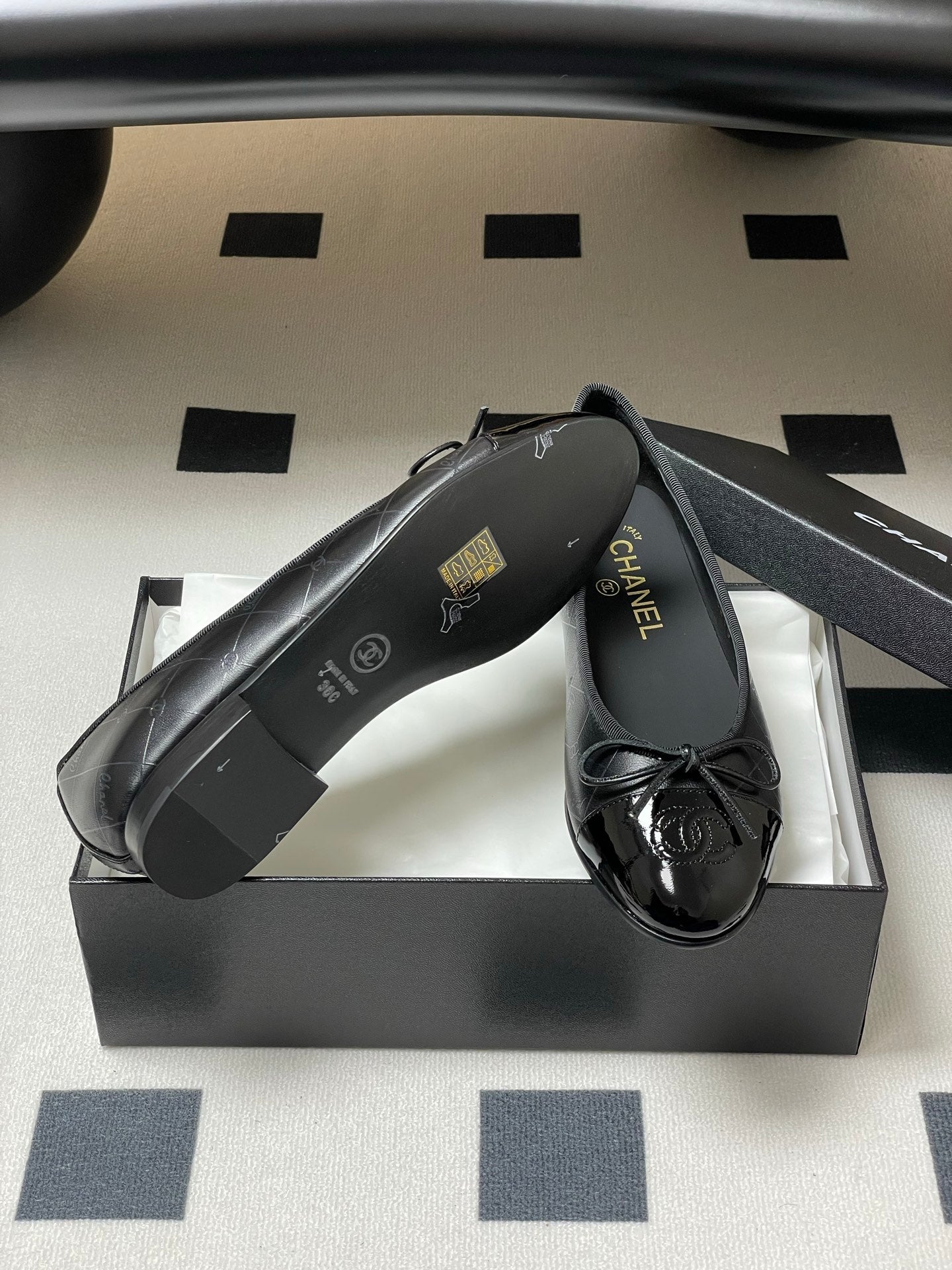 CC 25P Black Quilted Calfskin