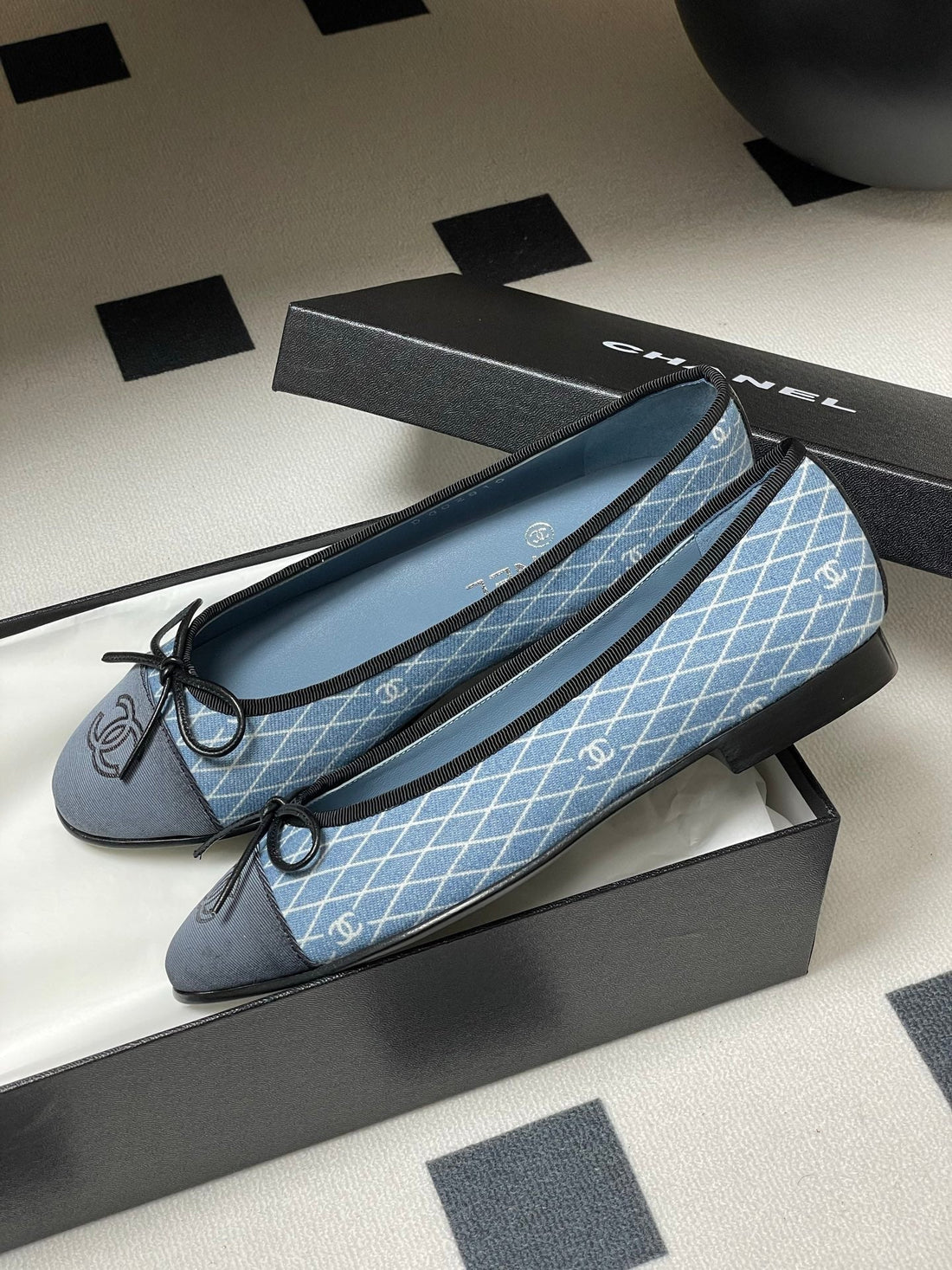 CC 25P Light Blue Black Quilted Denim