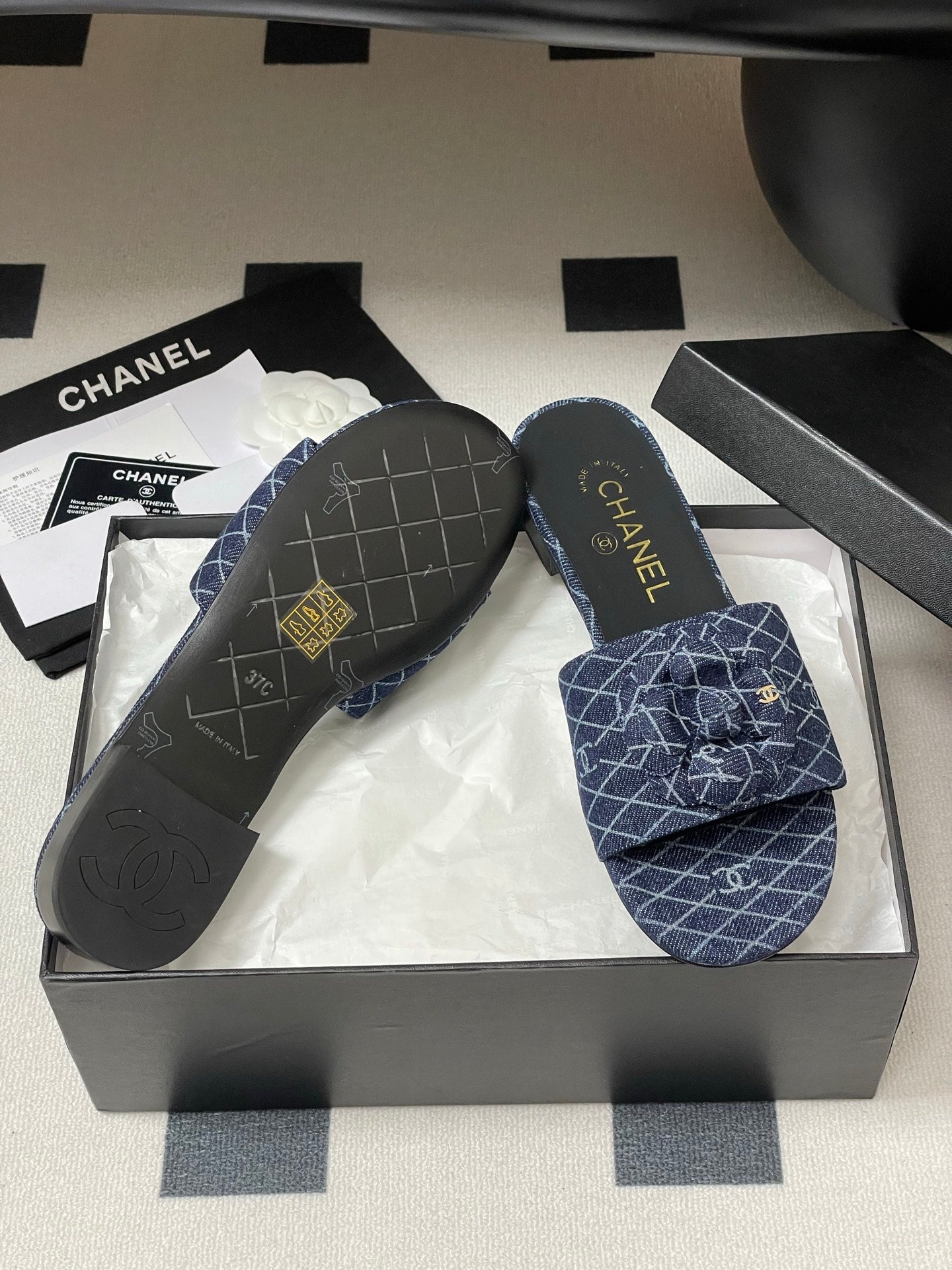 CC 25S Sandal Flower