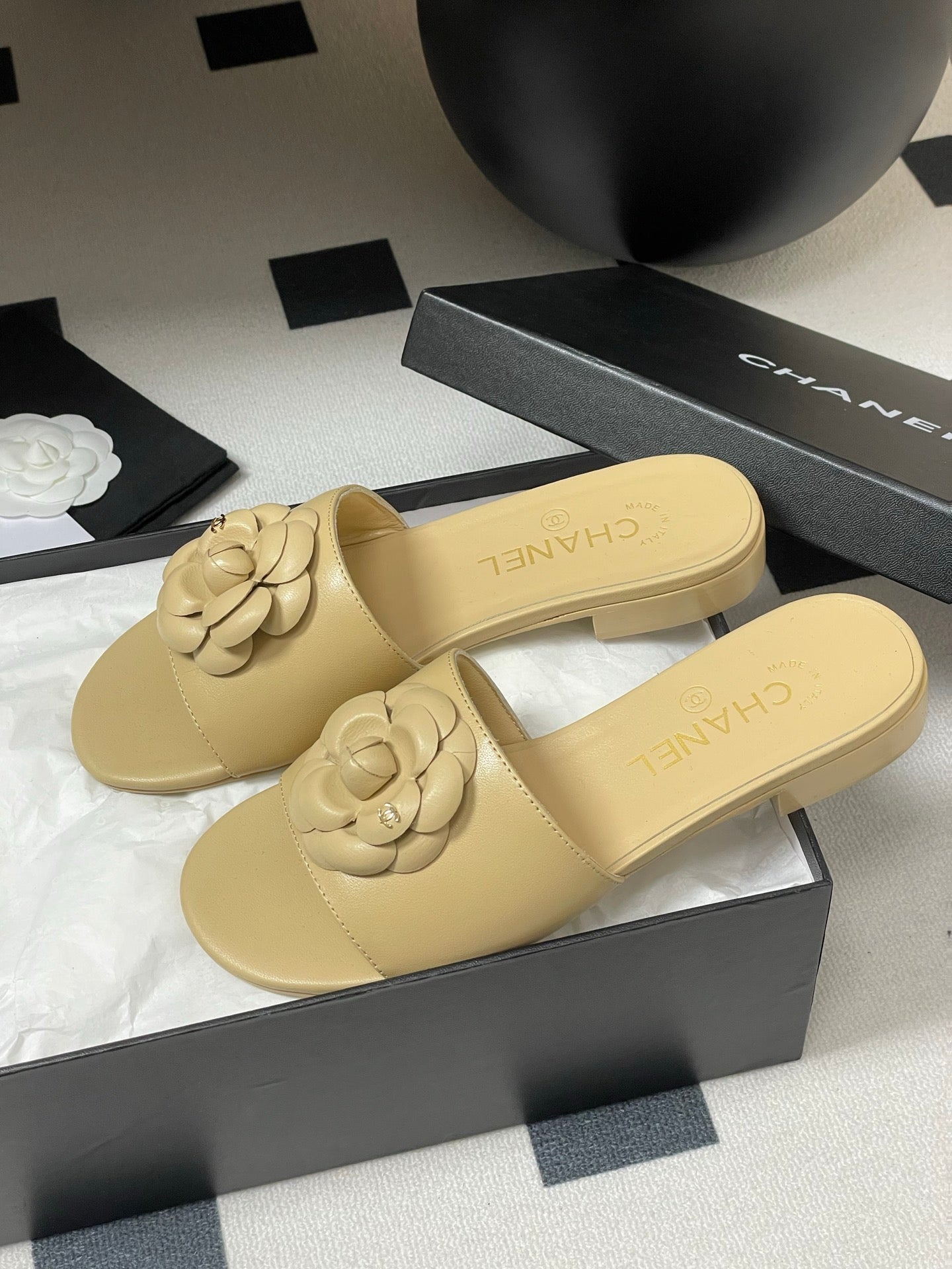 CC 25S Sandal Flower