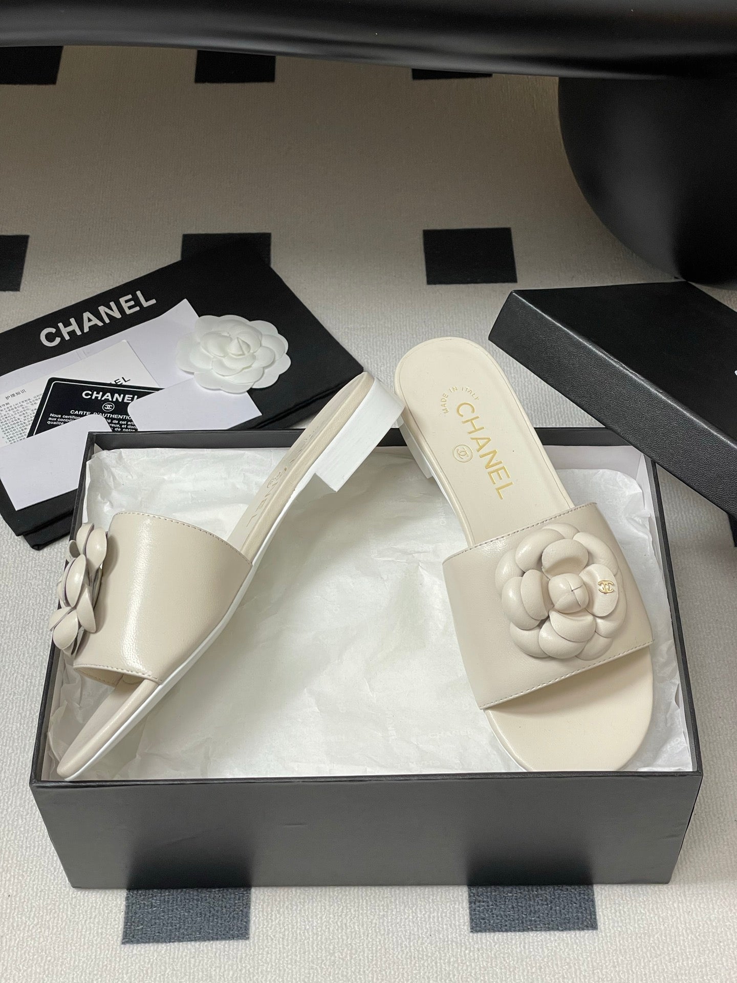 CC 25S Sandal Flower