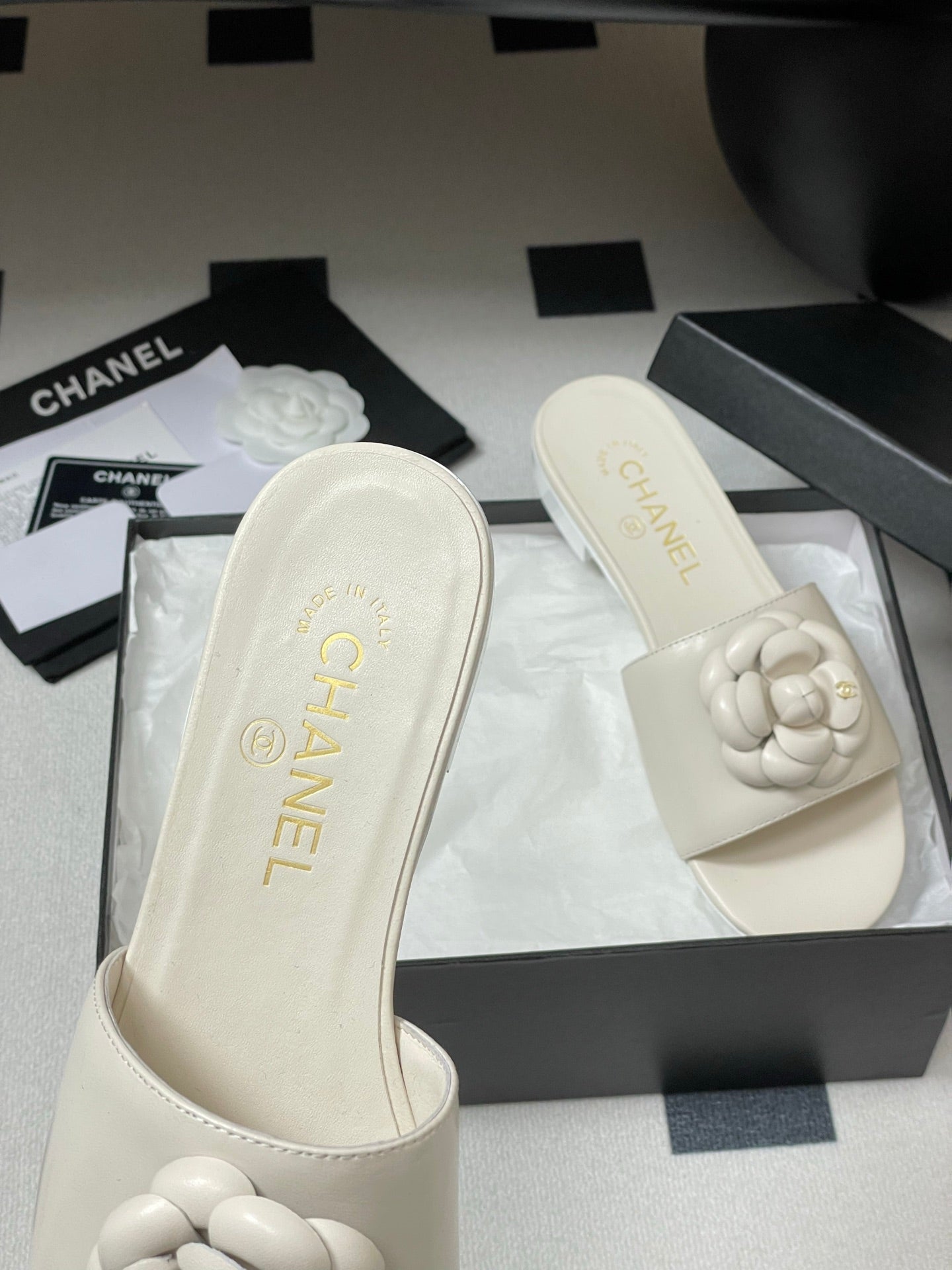 CC 25S Sandal Flower