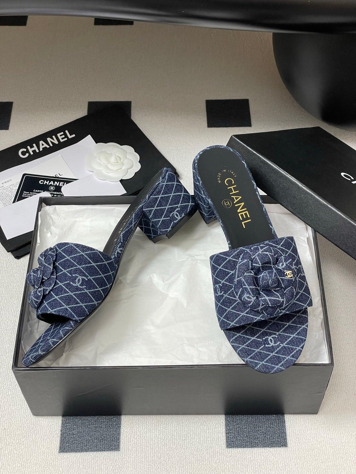 CC 25S Sandal Flower